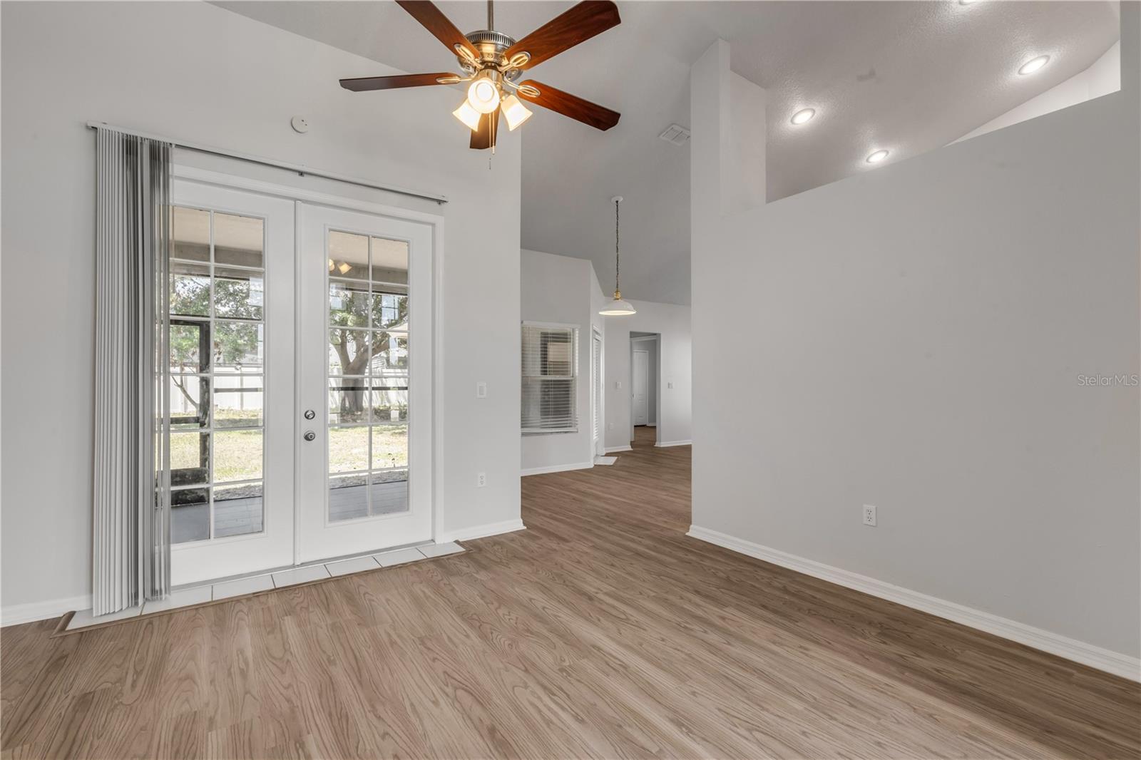 Image 8 of 44 For 20259 Melville Street