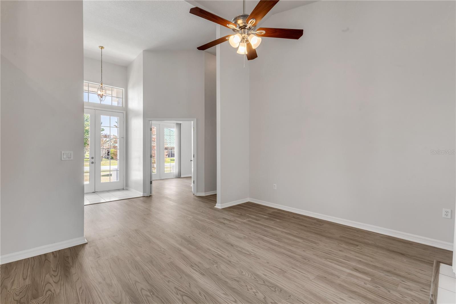 Image 9 of 44 For 20259 Melville Street