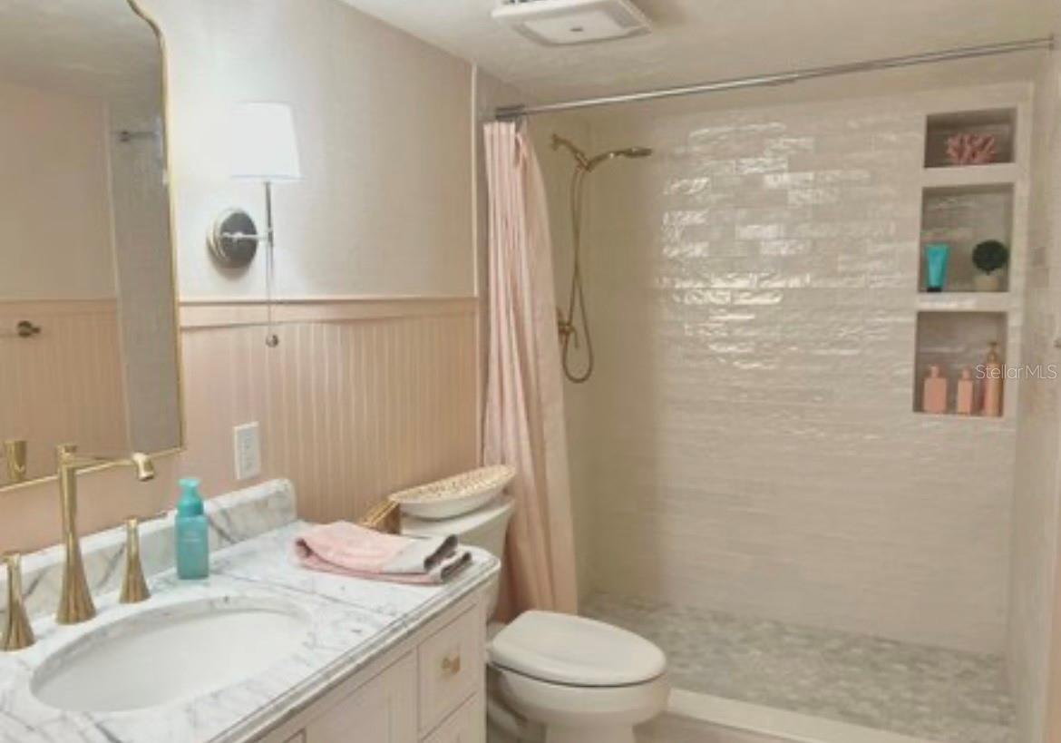 Image 13 of 18 For 4601 Atlantic Avenue 1070