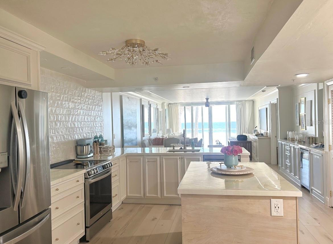 Image 2 of 18 For 4601 Atlantic Avenue 1070