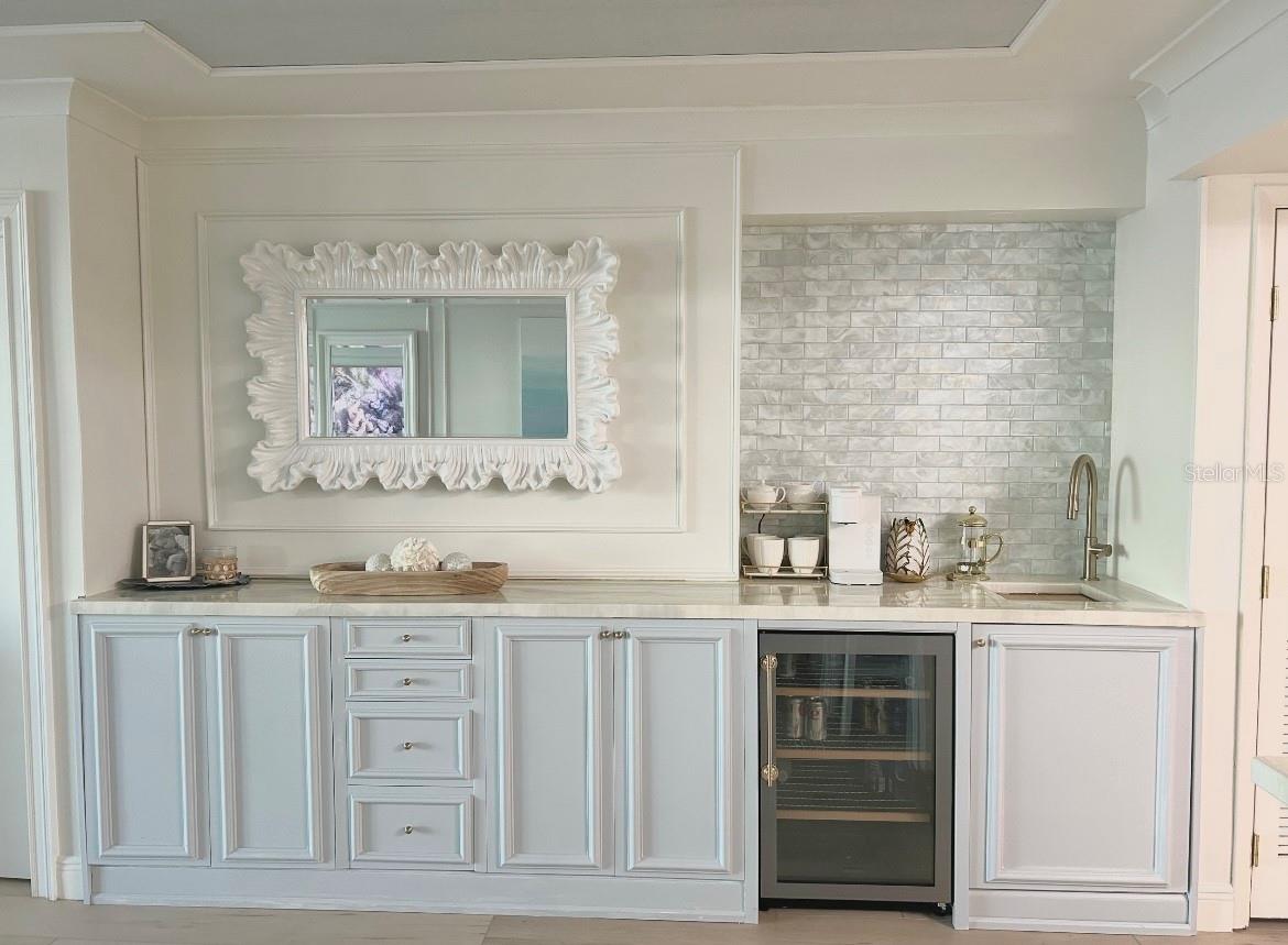Image 6 of 18 For 4601 Atlantic Avenue 1070