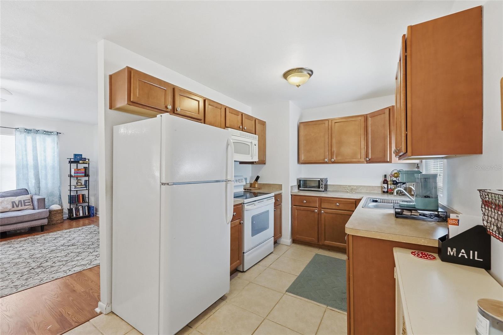 Image 14 of 39 For 516 Land O Lakes Ct