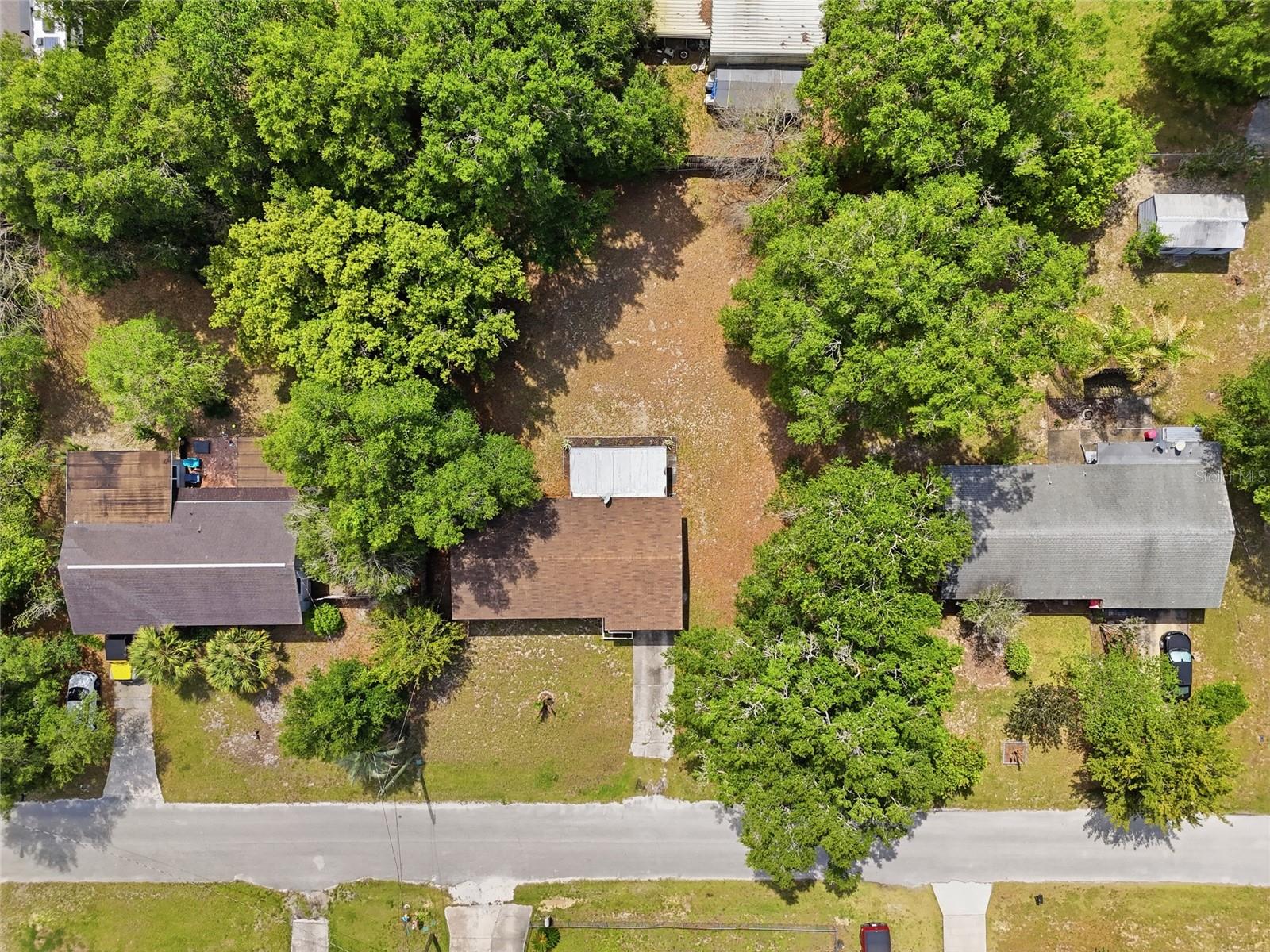 Image 31 of 39 For 516 Land O Lakes Ct