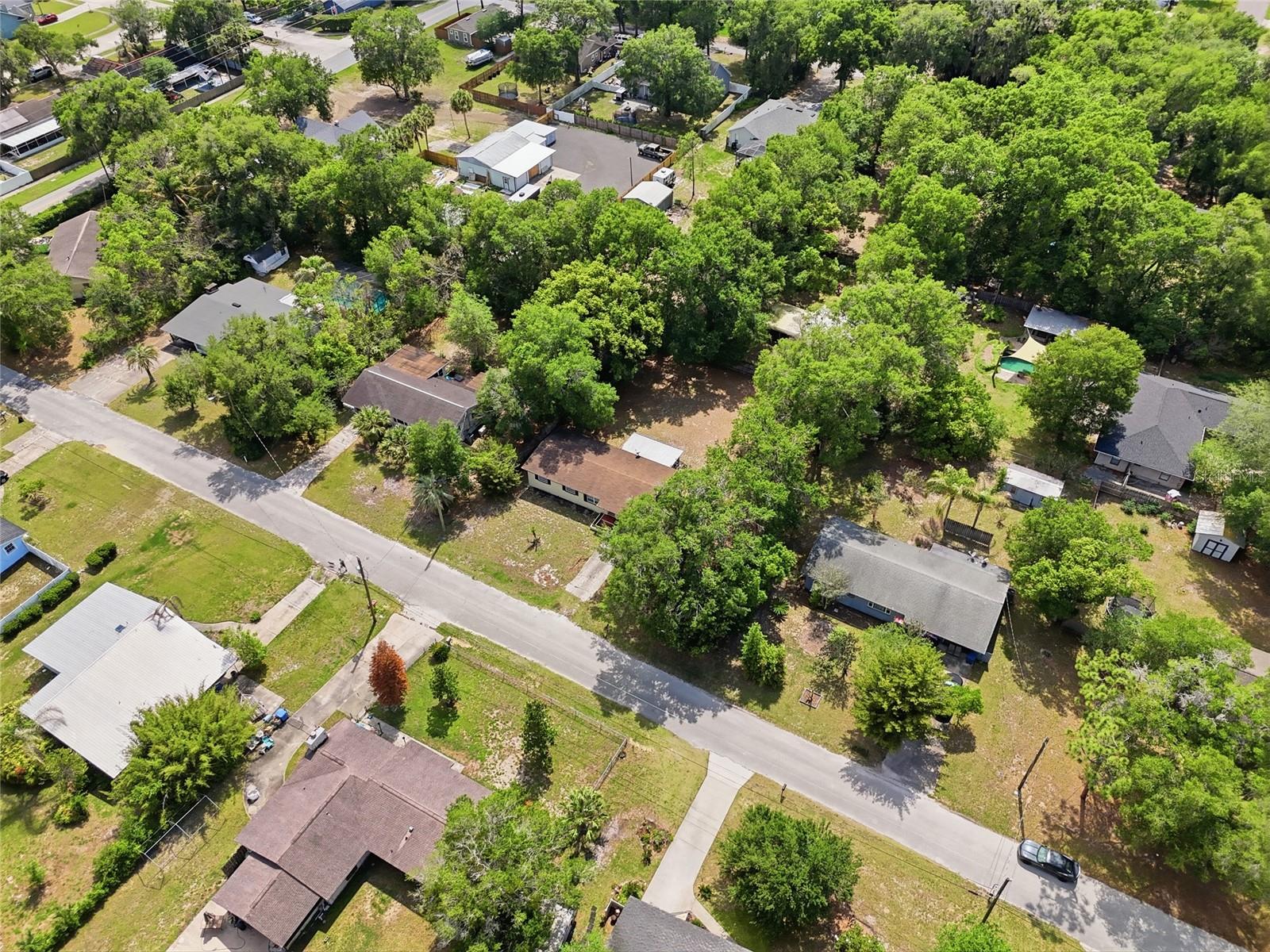 Image 34 of 39 For 516 Land O Lakes Ct