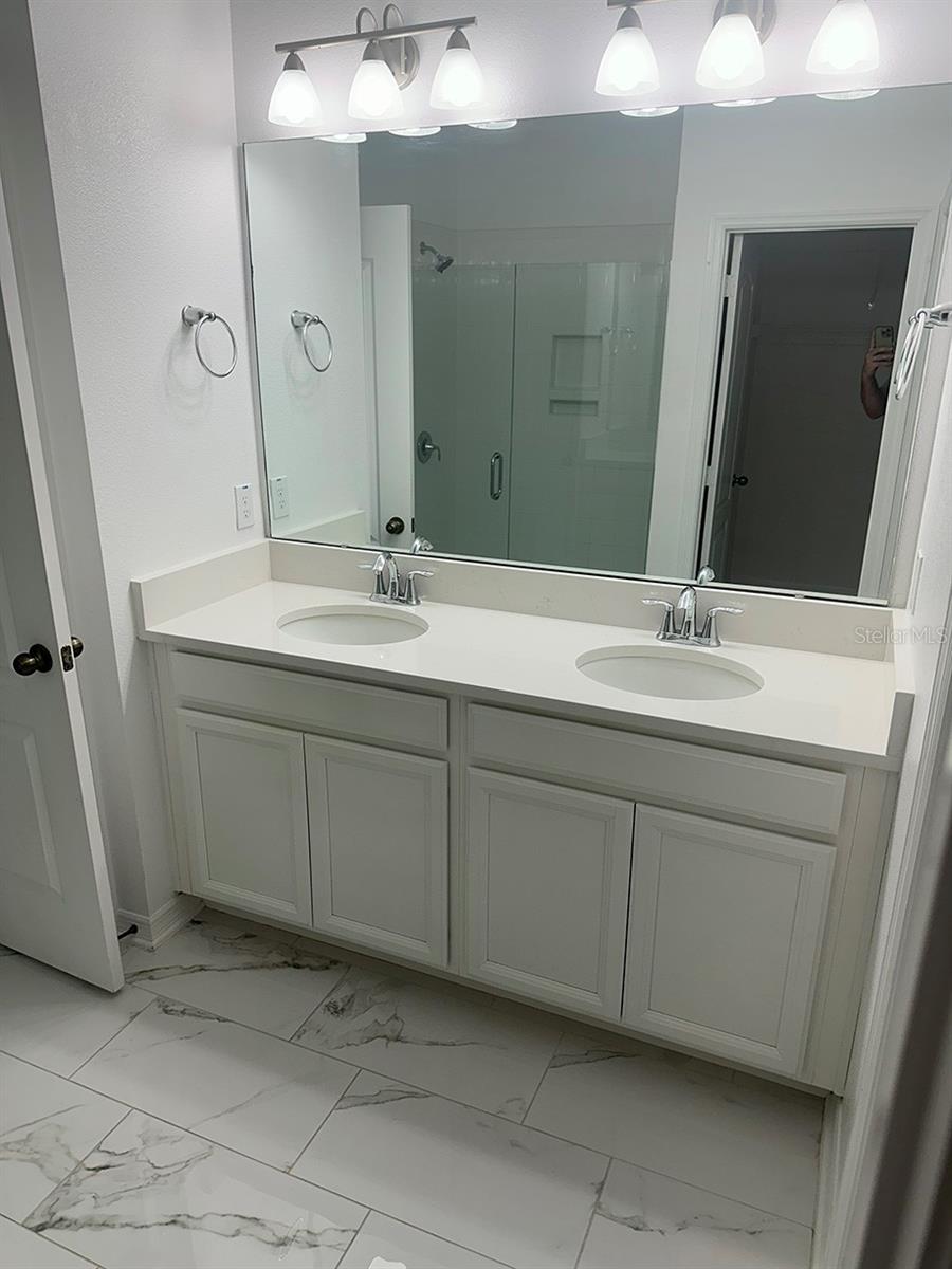 Image 4 of 10 For 8247 Bayliss Court