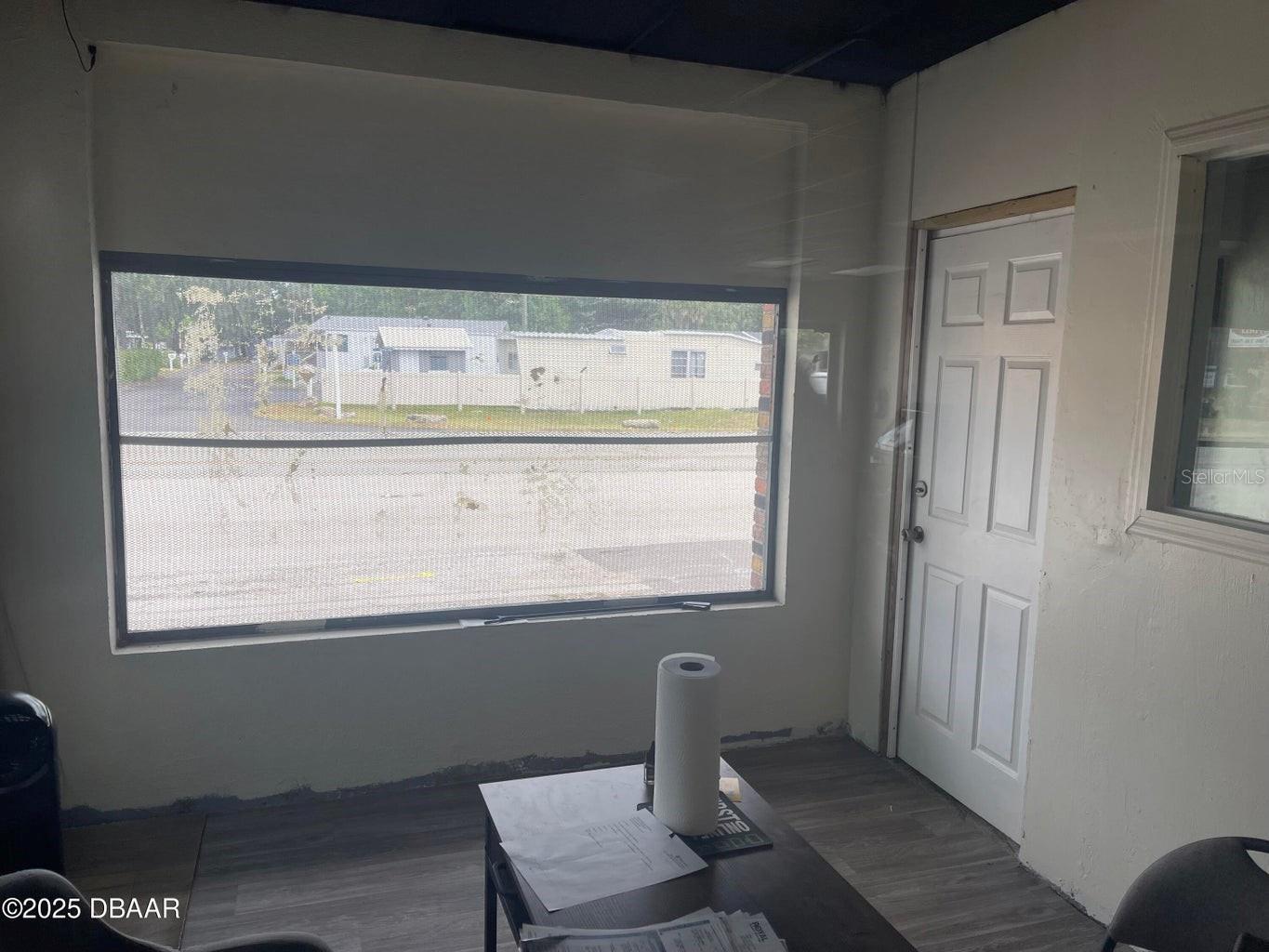 Image 4 of 9 For 833 Mason Avenue