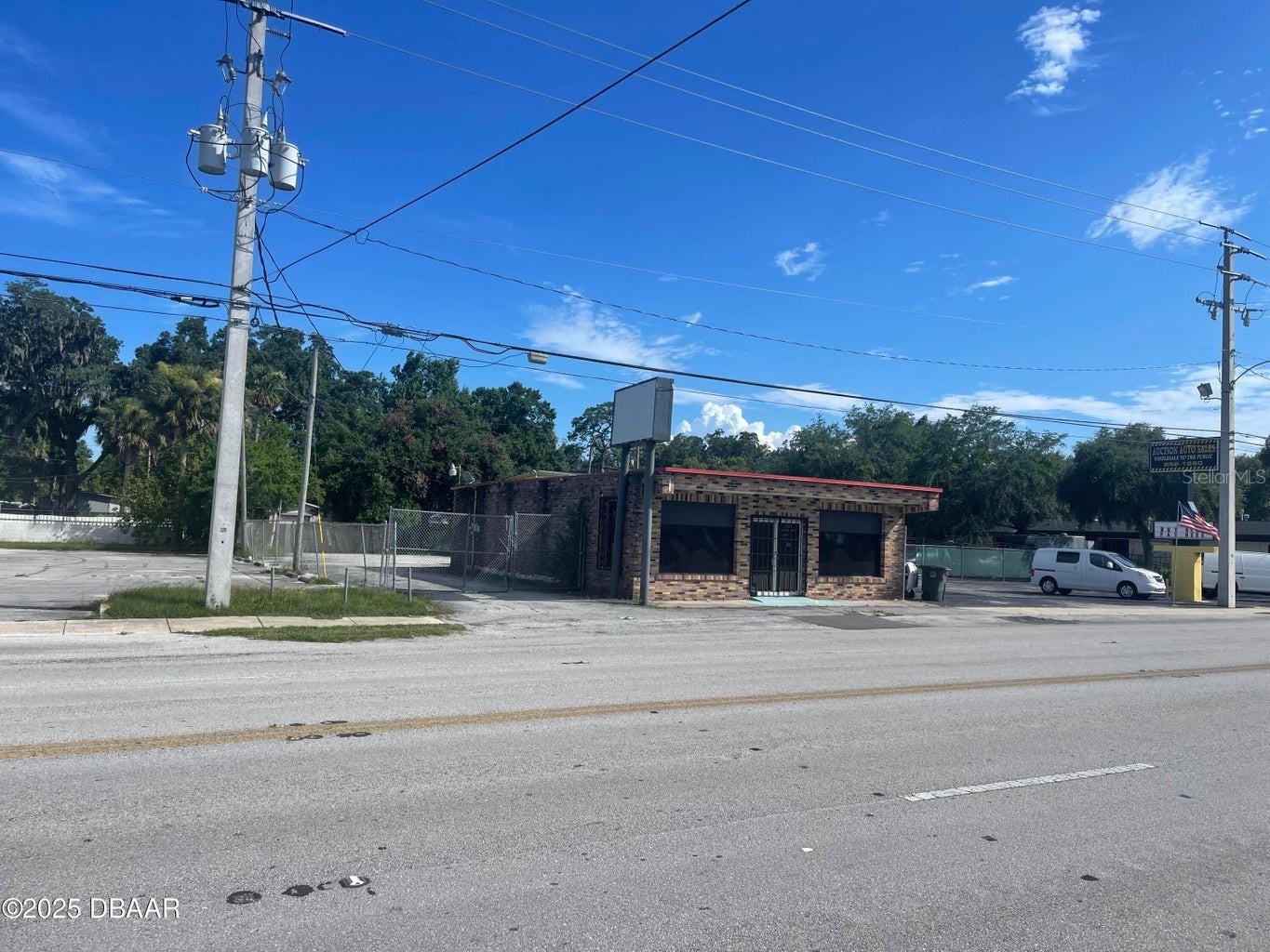 Image 6 of 9 For 833 Mason Avenue