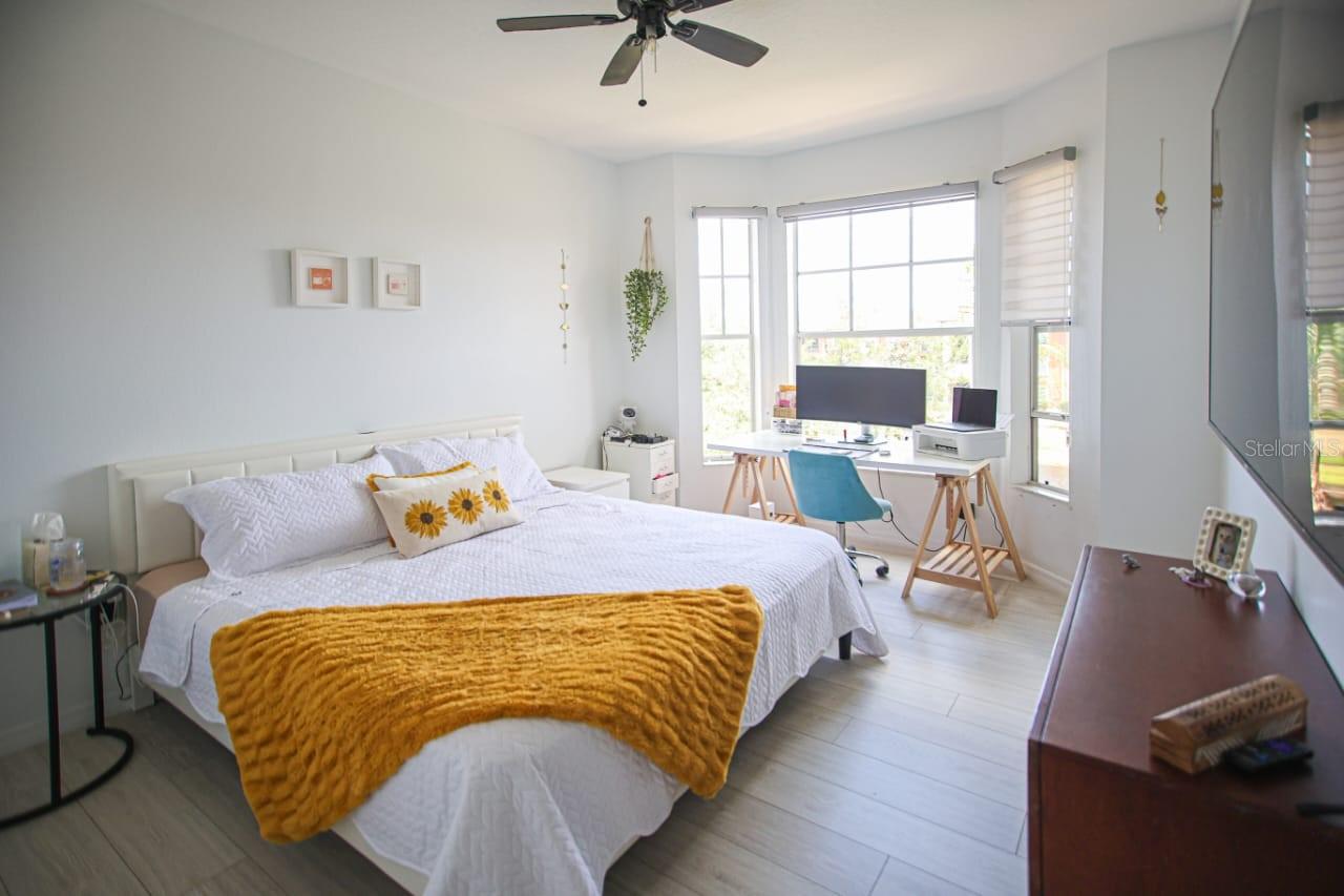 Image 6 of 8 For 5572 Metrowest Boulevard 311