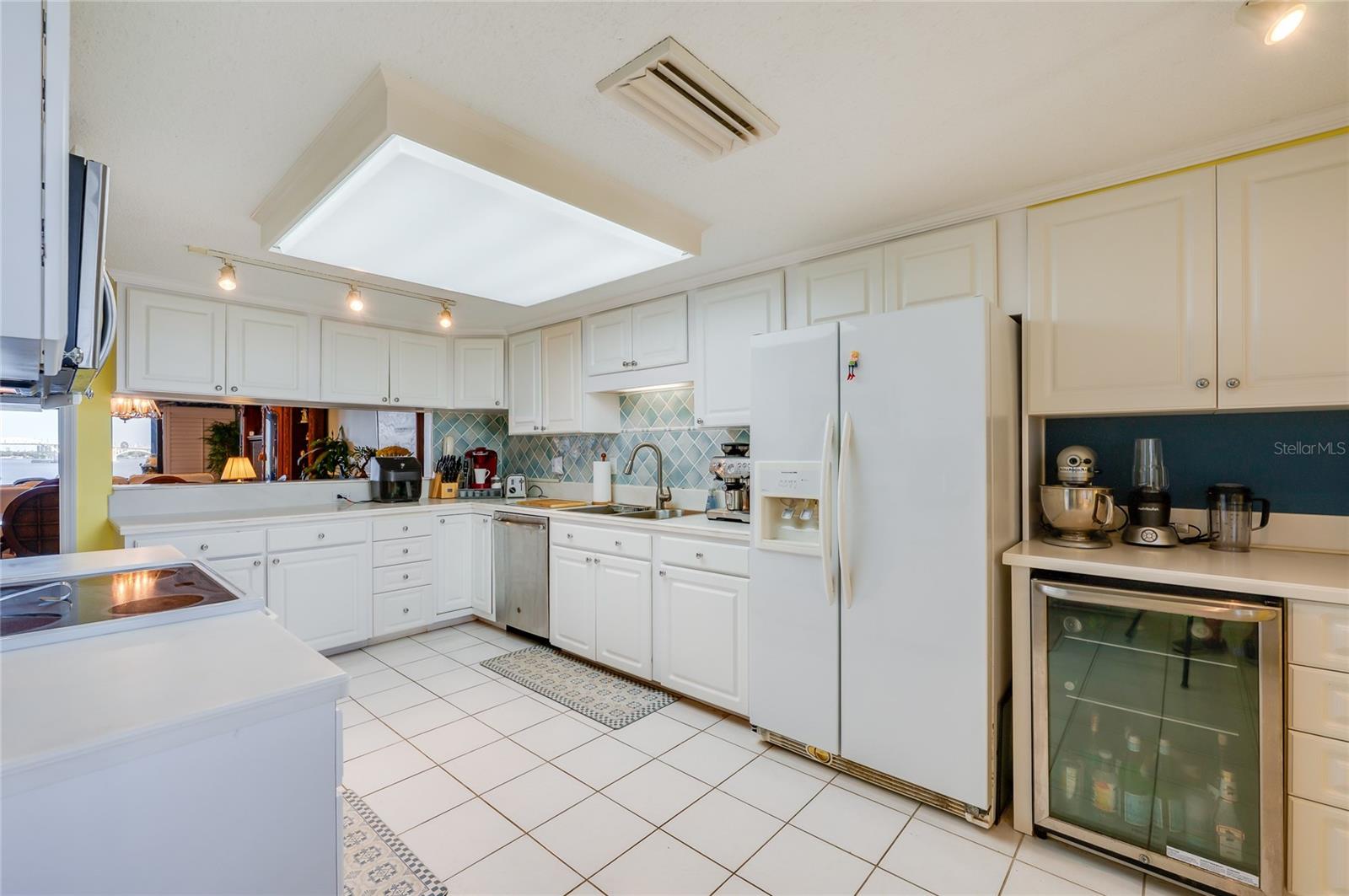 Image 10 of 52 For 731 Marina Point Drive 731