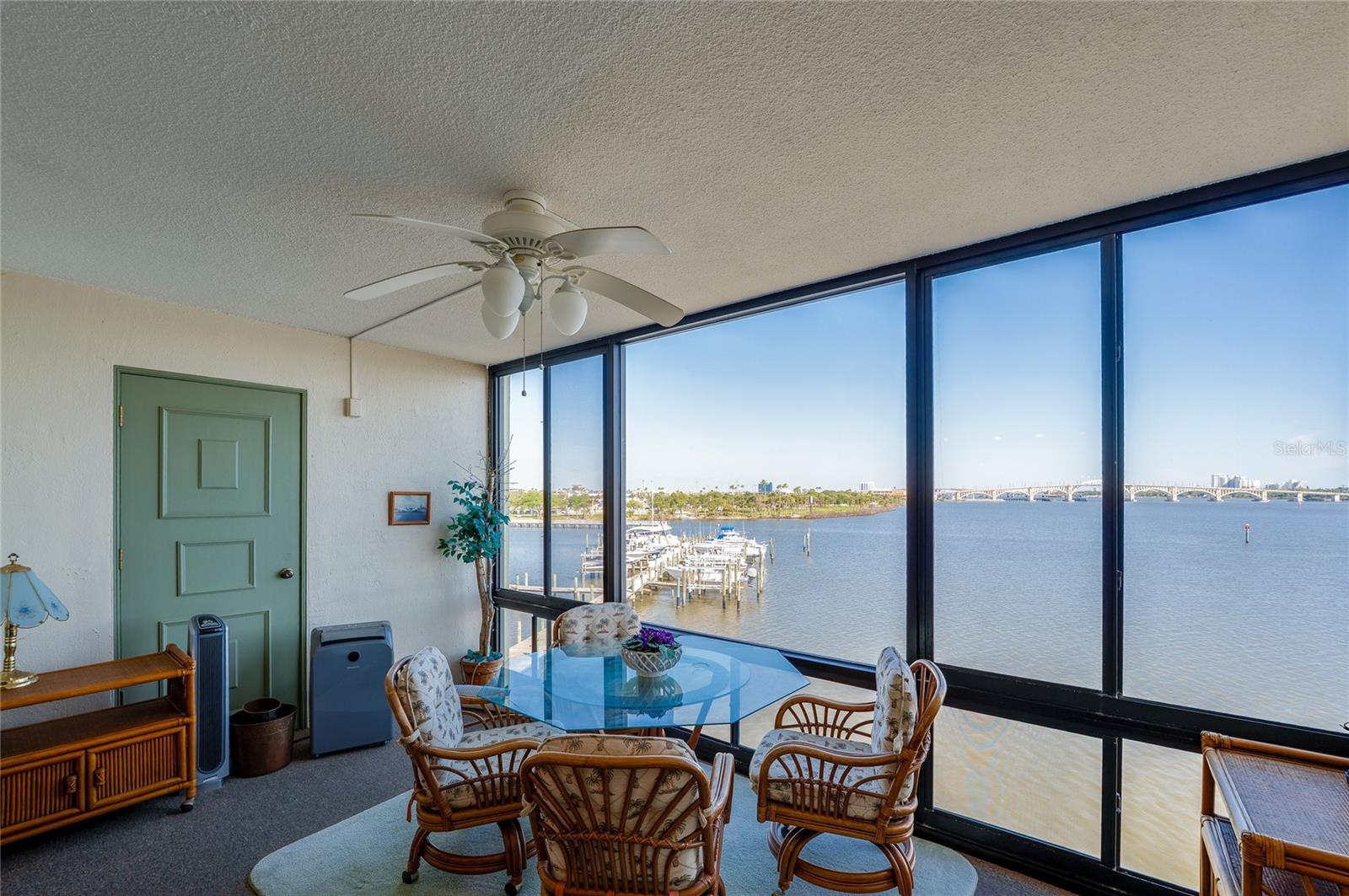 Image 19 of 52 For 731 Marina Point Drive 731