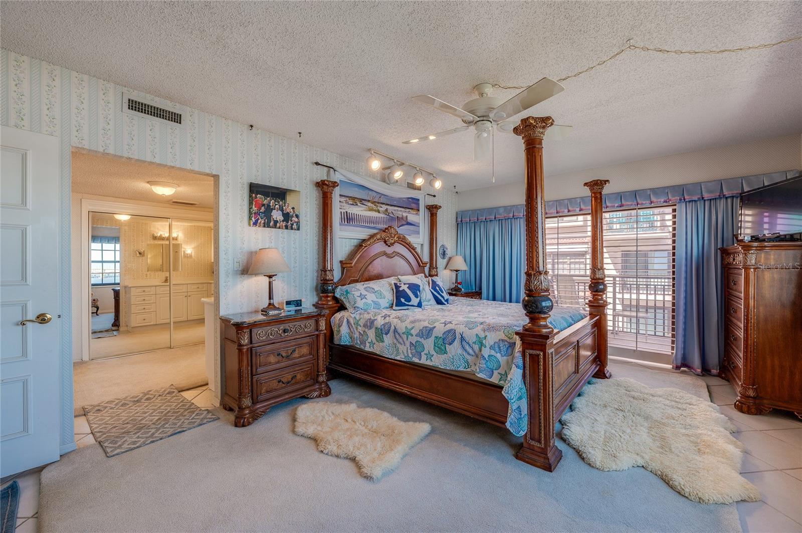 Image 21 of 52 For 731 Marina Point Drive 731