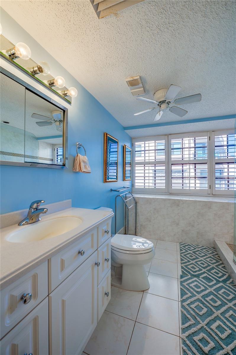 Image 23 of 52 For 731 Marina Point Drive 731