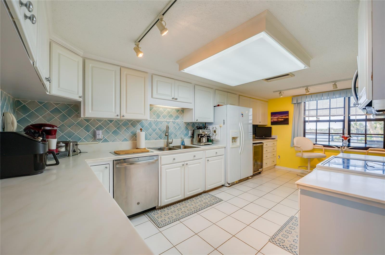 Image 8 of 52 For 731 Marina Point Drive 731