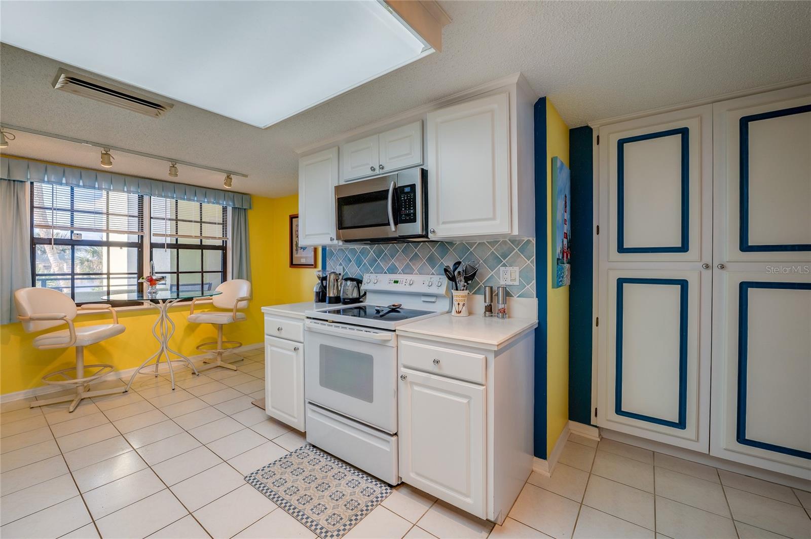 Image 9 of 52 For 731 Marina Point Drive 731