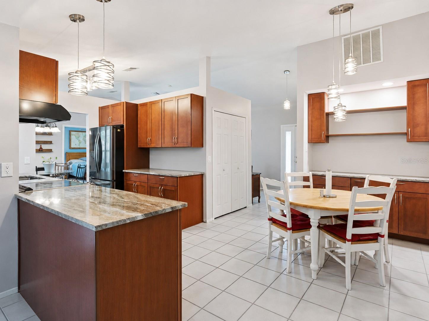 Image 4 of 18 For 8122 Citrus Hill Court