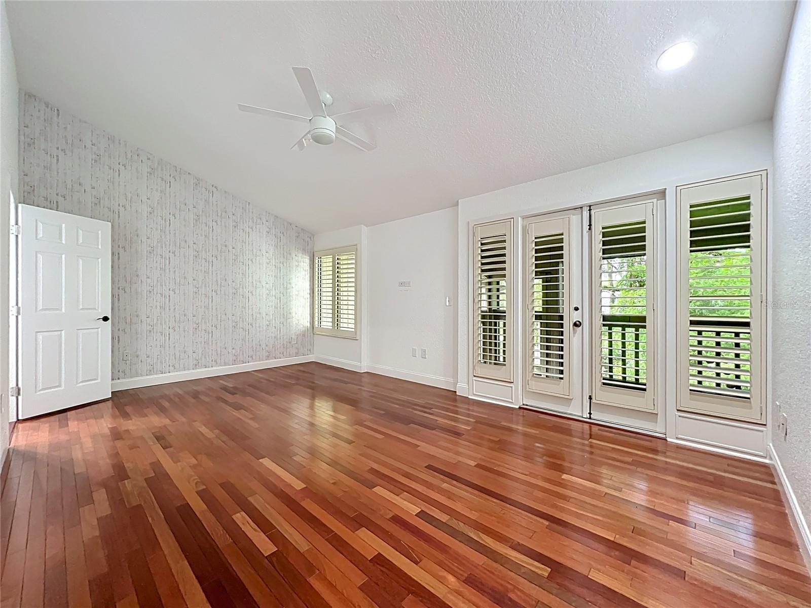 Image 24 of 57 For 542 Osceola Avenue 34