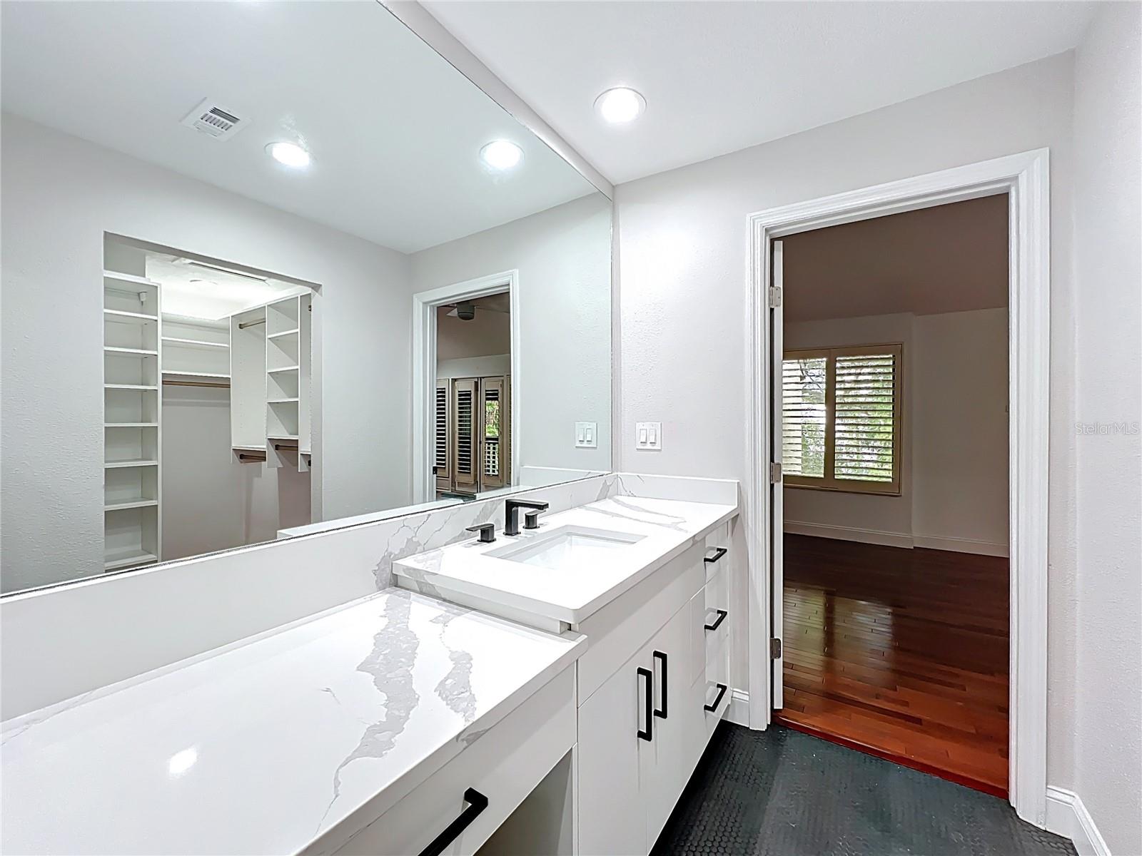 Image 31 of 57 For 542 Osceola Avenue 34