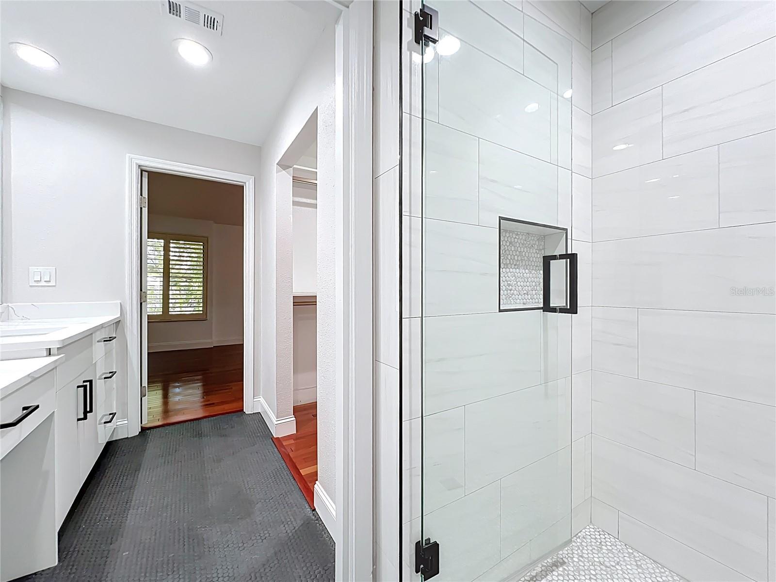 Image 33 of 57 For 542 Osceola Avenue 34