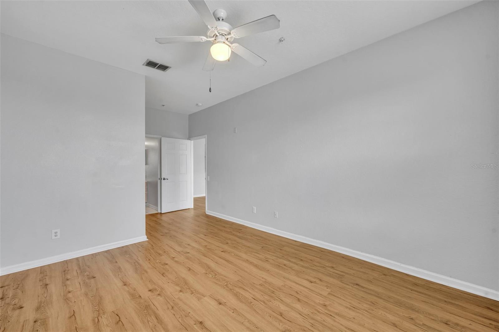 Image 20 of 28 For 582 Brantley Terrace Way 304