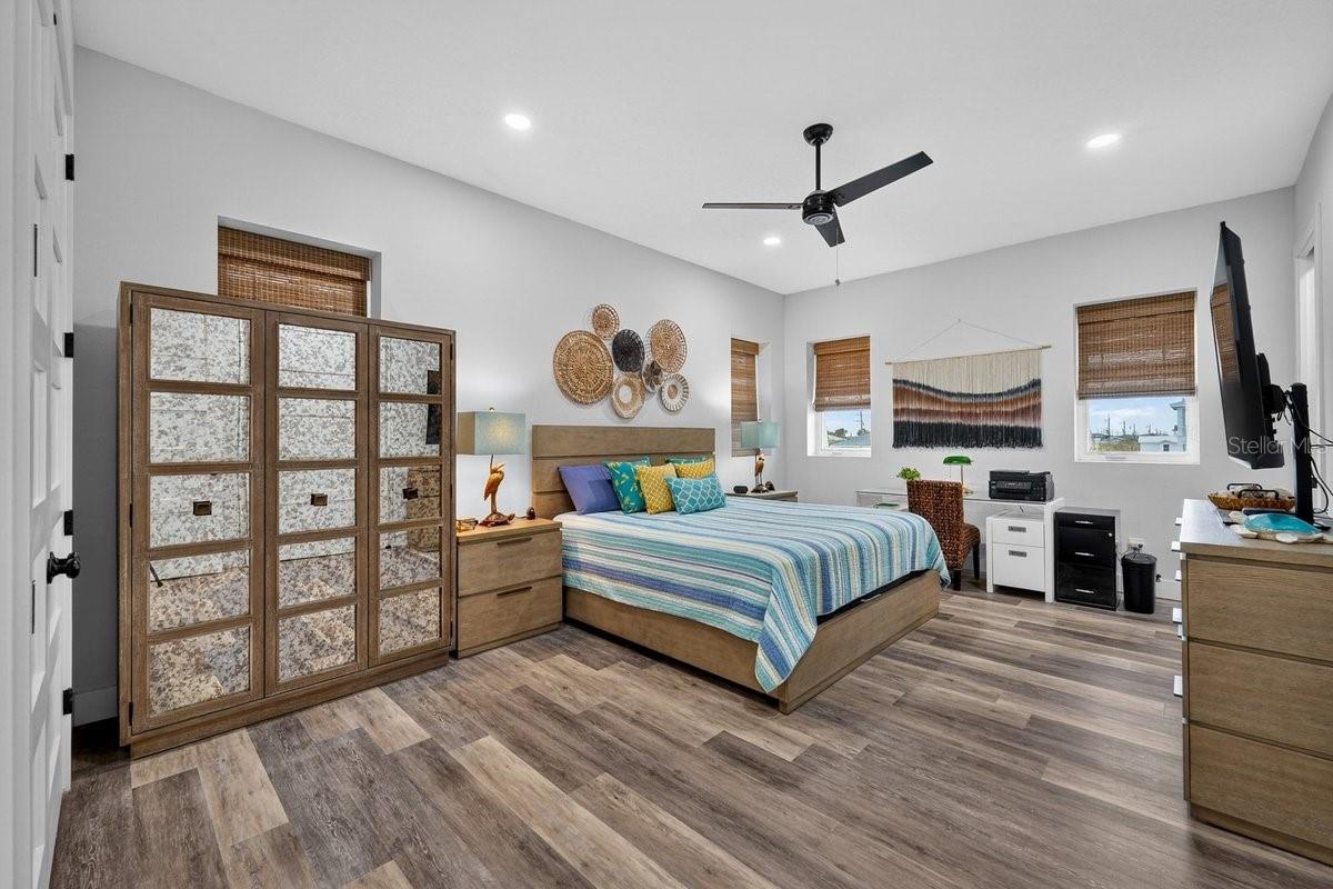 Image 36 of 58 For 2112 Ocean Shore Boulevard
