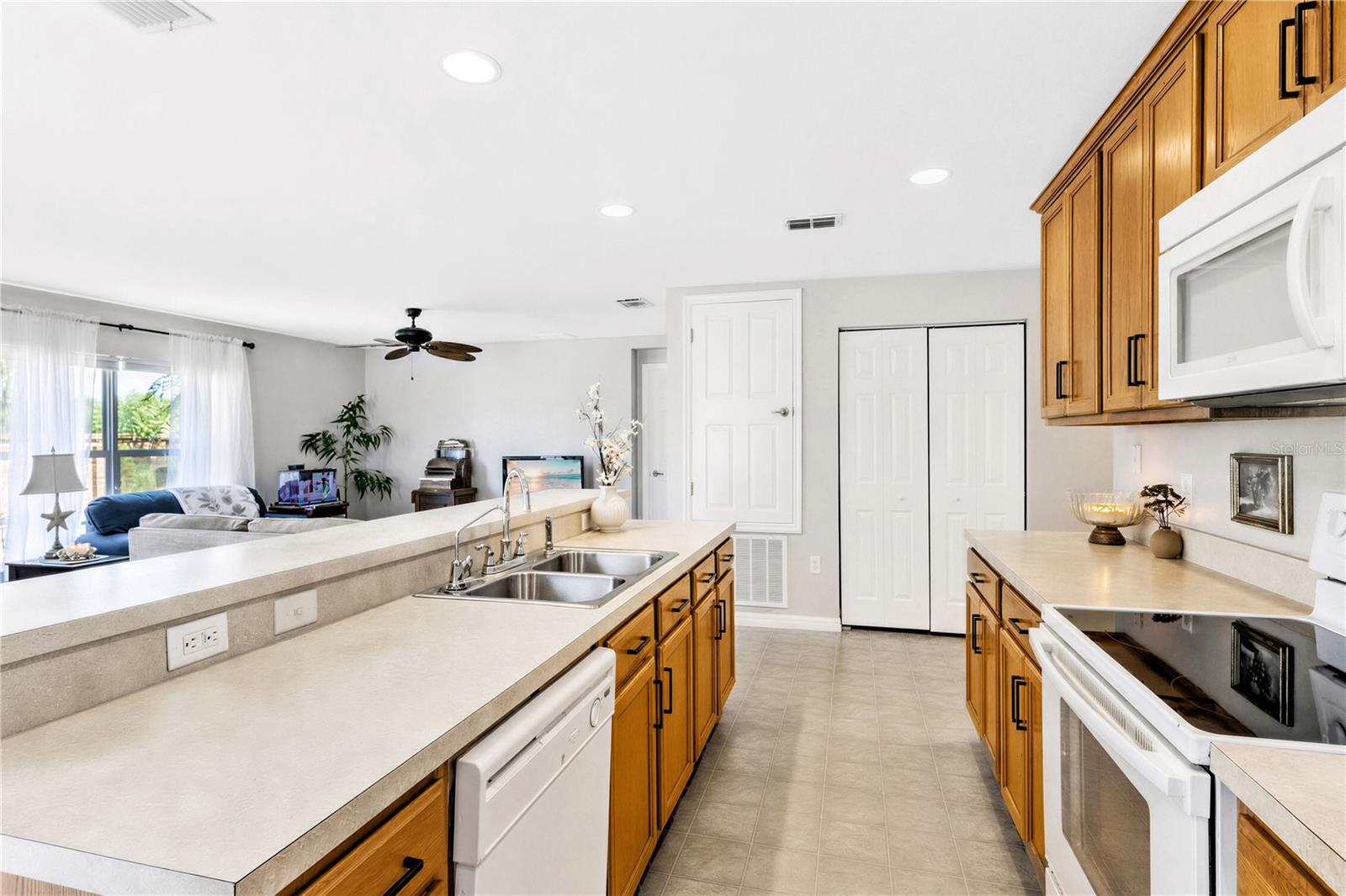 Image 13 of 42 For 4629 Caverns Drive
