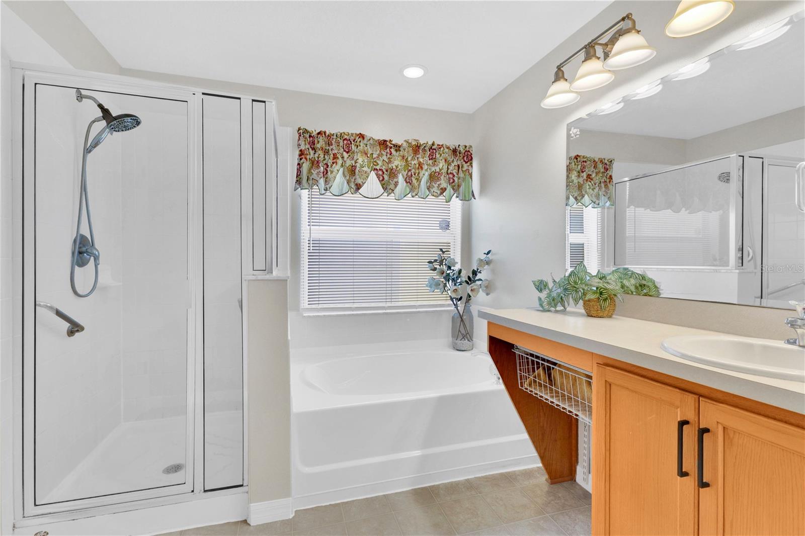 Image 17 of 42 For 4629 Caverns Drive