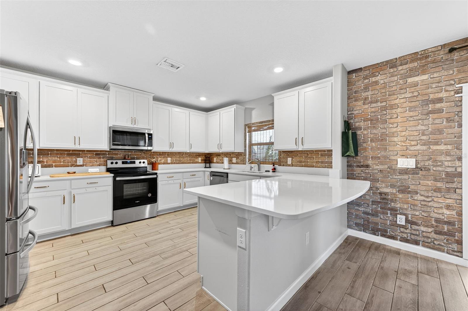 Image 11 of 46 For 340 Wiregrass Avenue