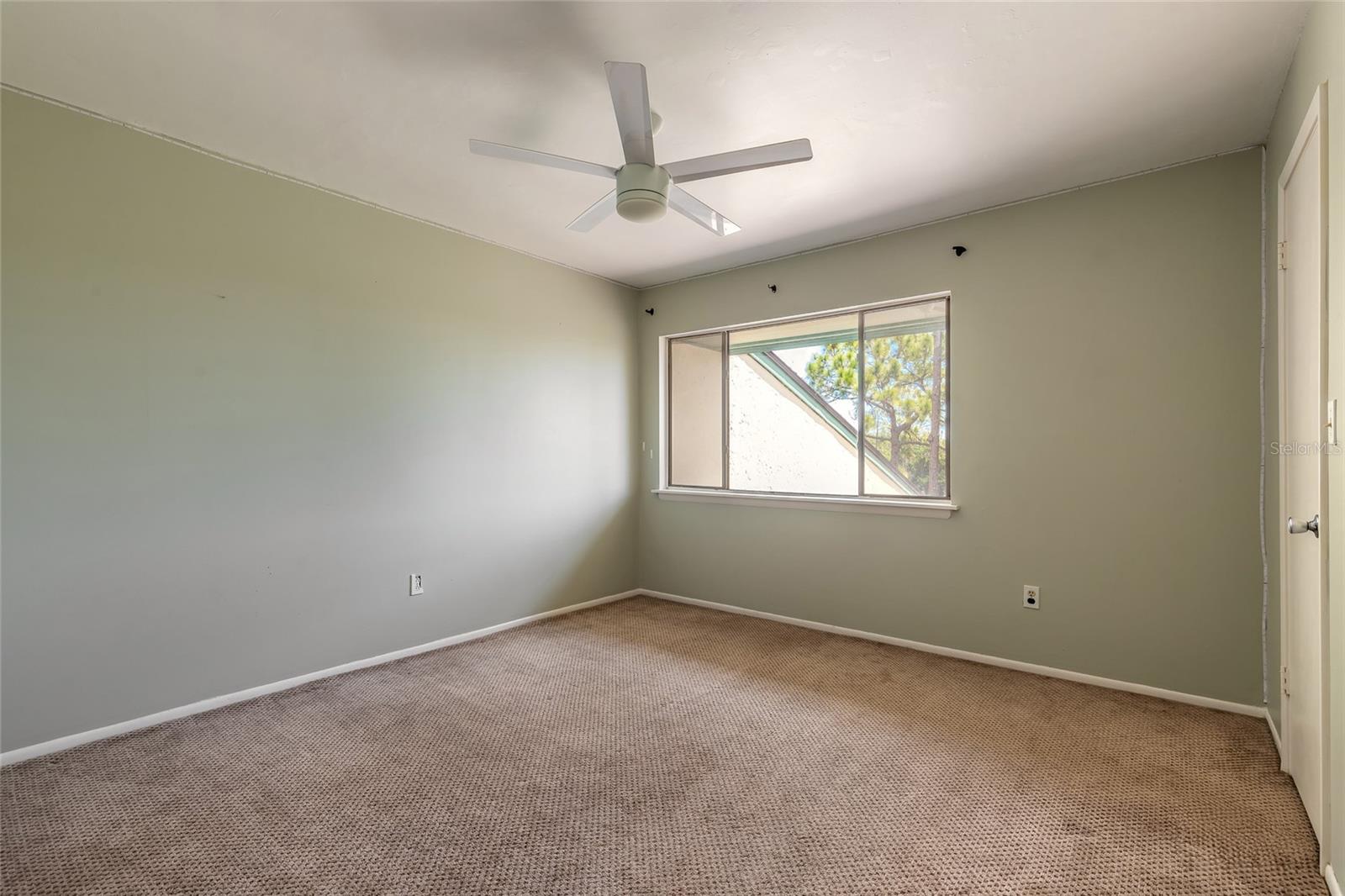 Image 13 of 20 For 135 Club House Boulevard 135