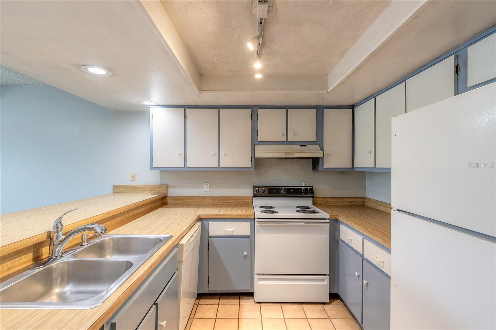 Image 3 of 20 For 135 Club House Boulevard 135
