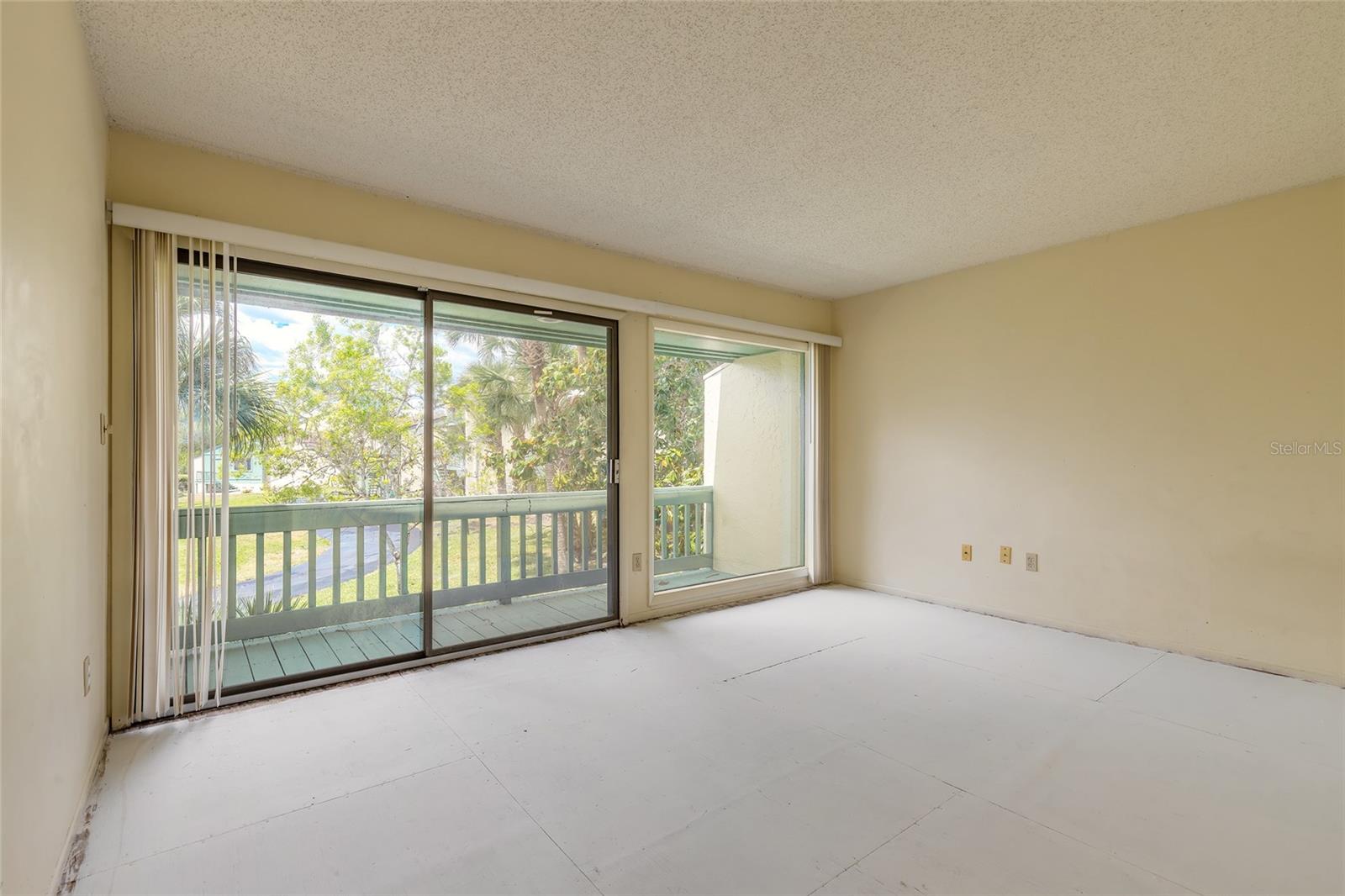 Image 8 of 20 For 135 Club House Boulevard 135