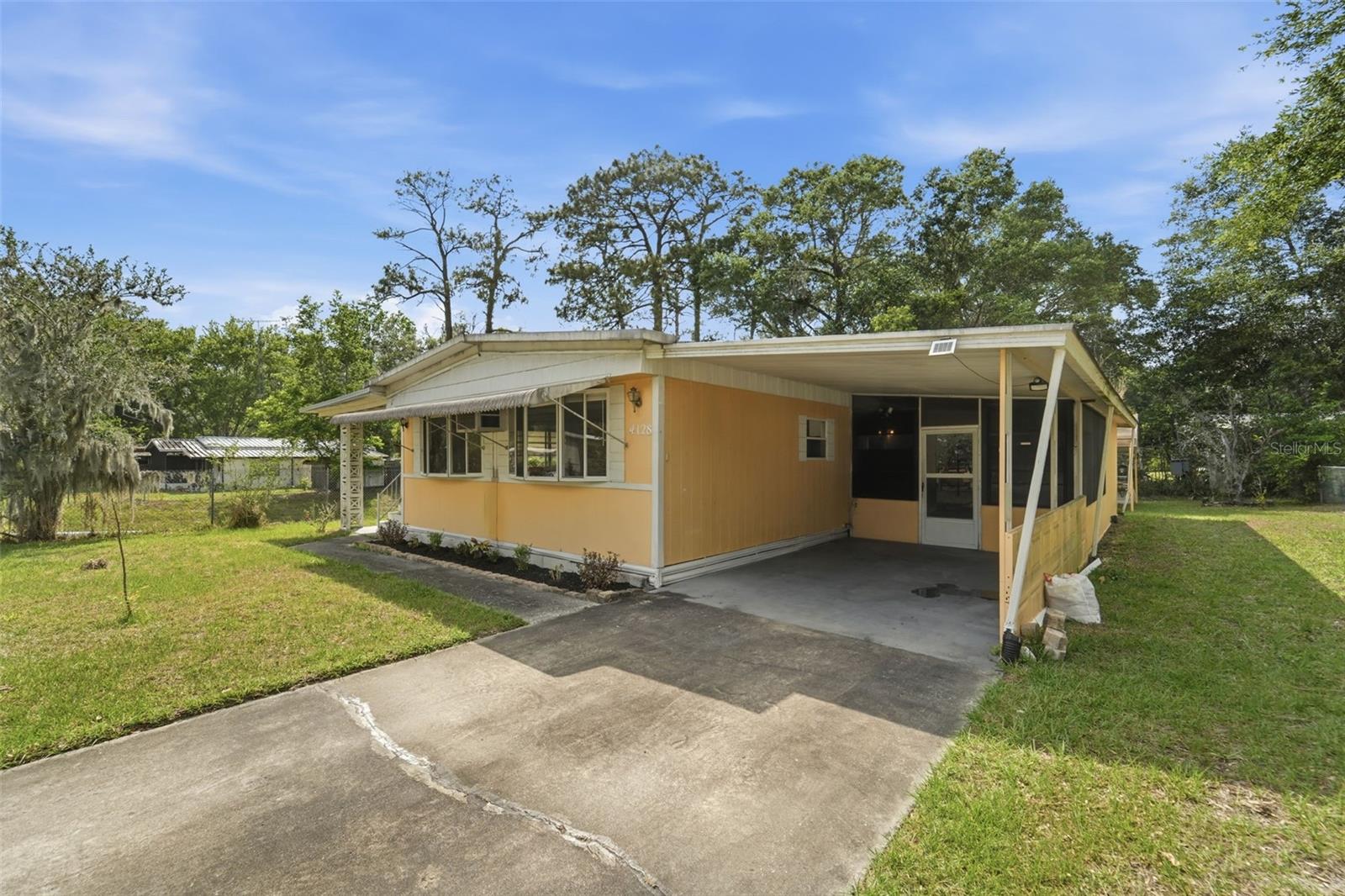 Image 17 of 40 For 4128 Woodland Circle