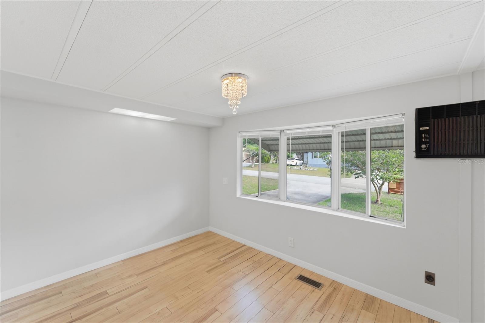 Image 22 of 40 For 4128 Woodland Circle