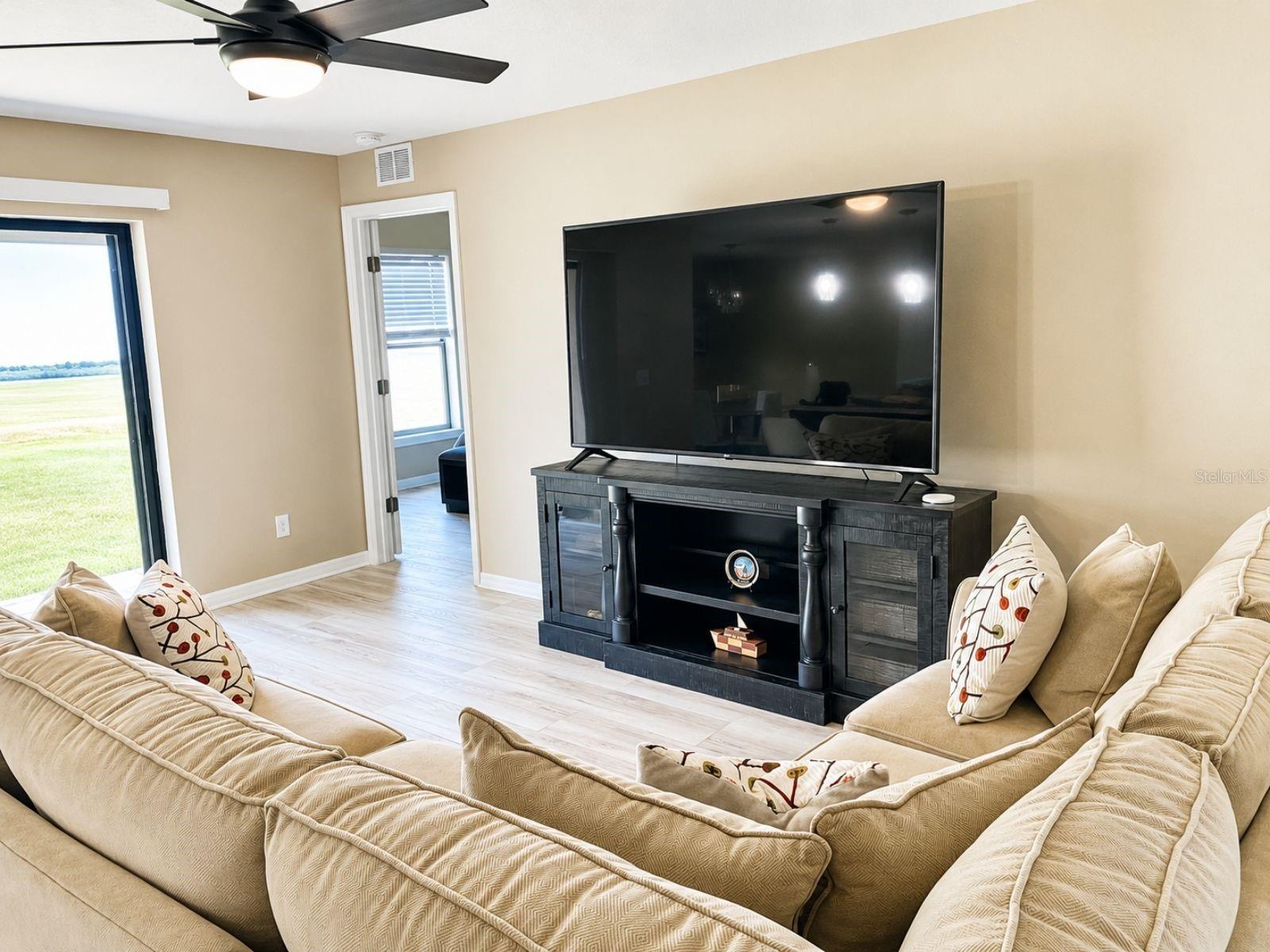 Image 3 of 14 For 1604 Ellington Drive