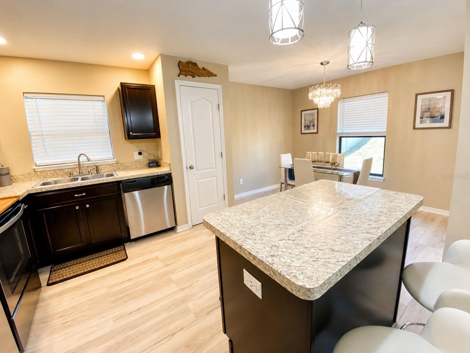 Image 5 of 14 For 1604 Ellington Drive