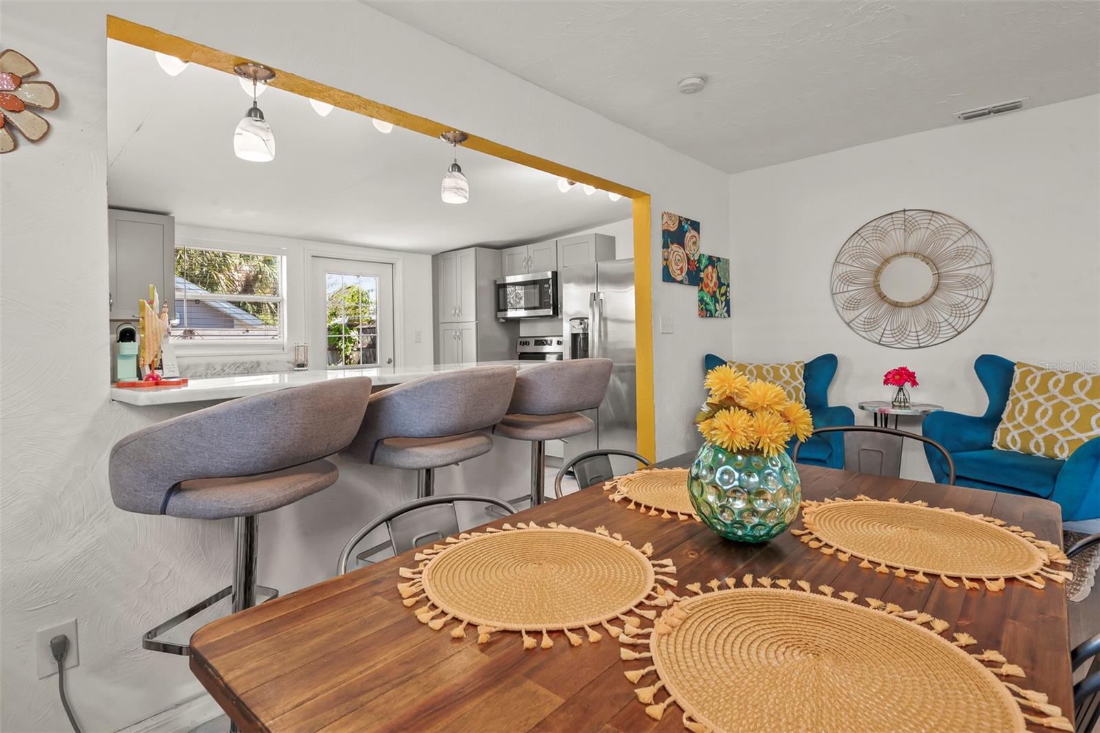 Image 11 of 47 For 5125 Isabelle Avenue