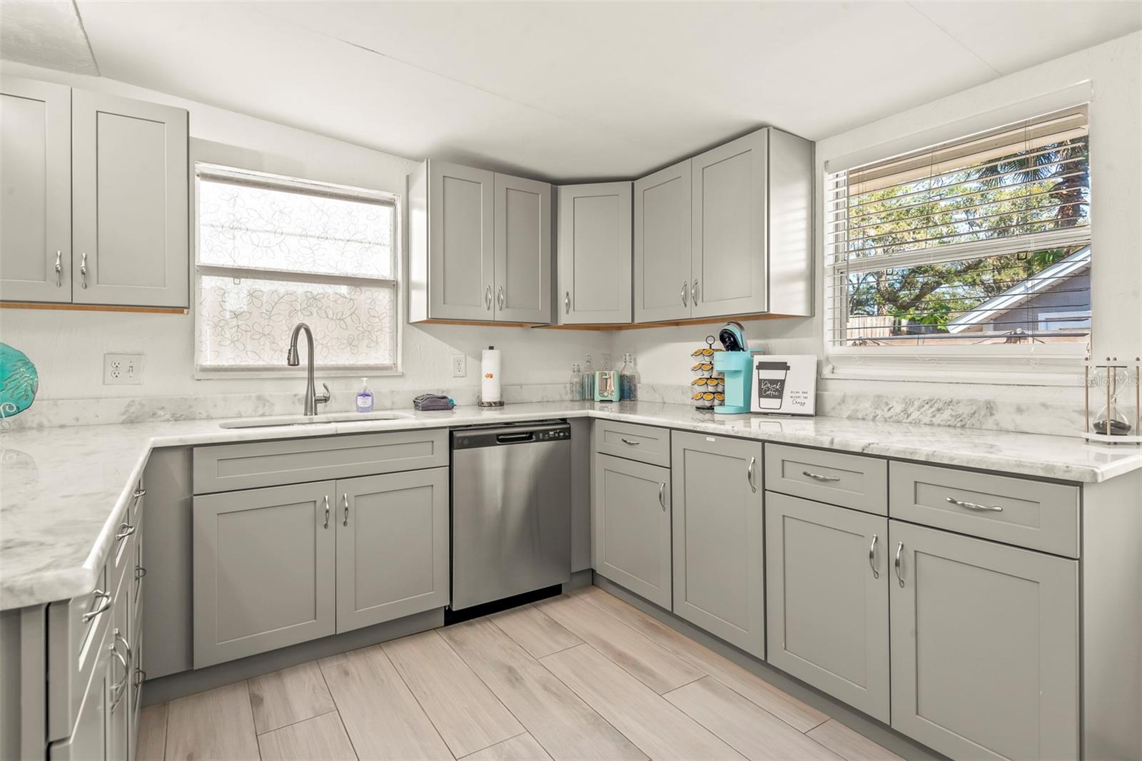 Image 13 of 47 For 5125 Isabelle Avenue