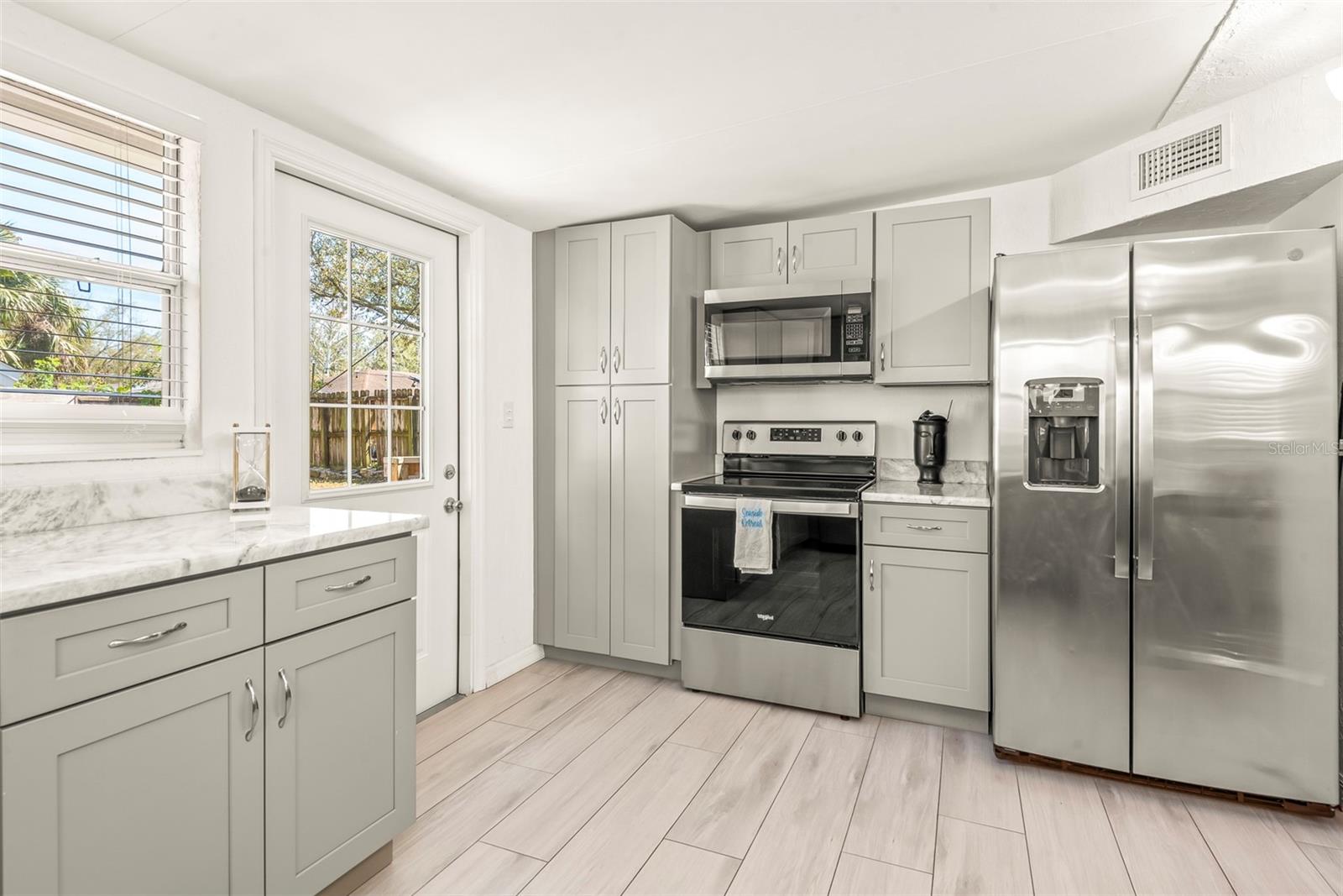 Image 15 of 47 For 5125 Isabelle Avenue