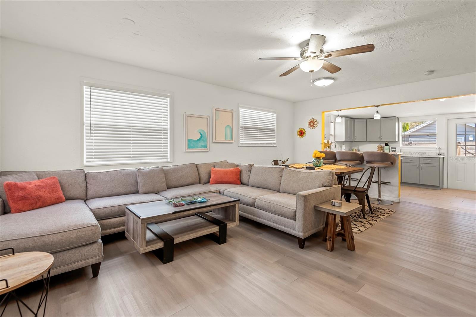 Image 3 of 47 For 5125 Isabelle Avenue