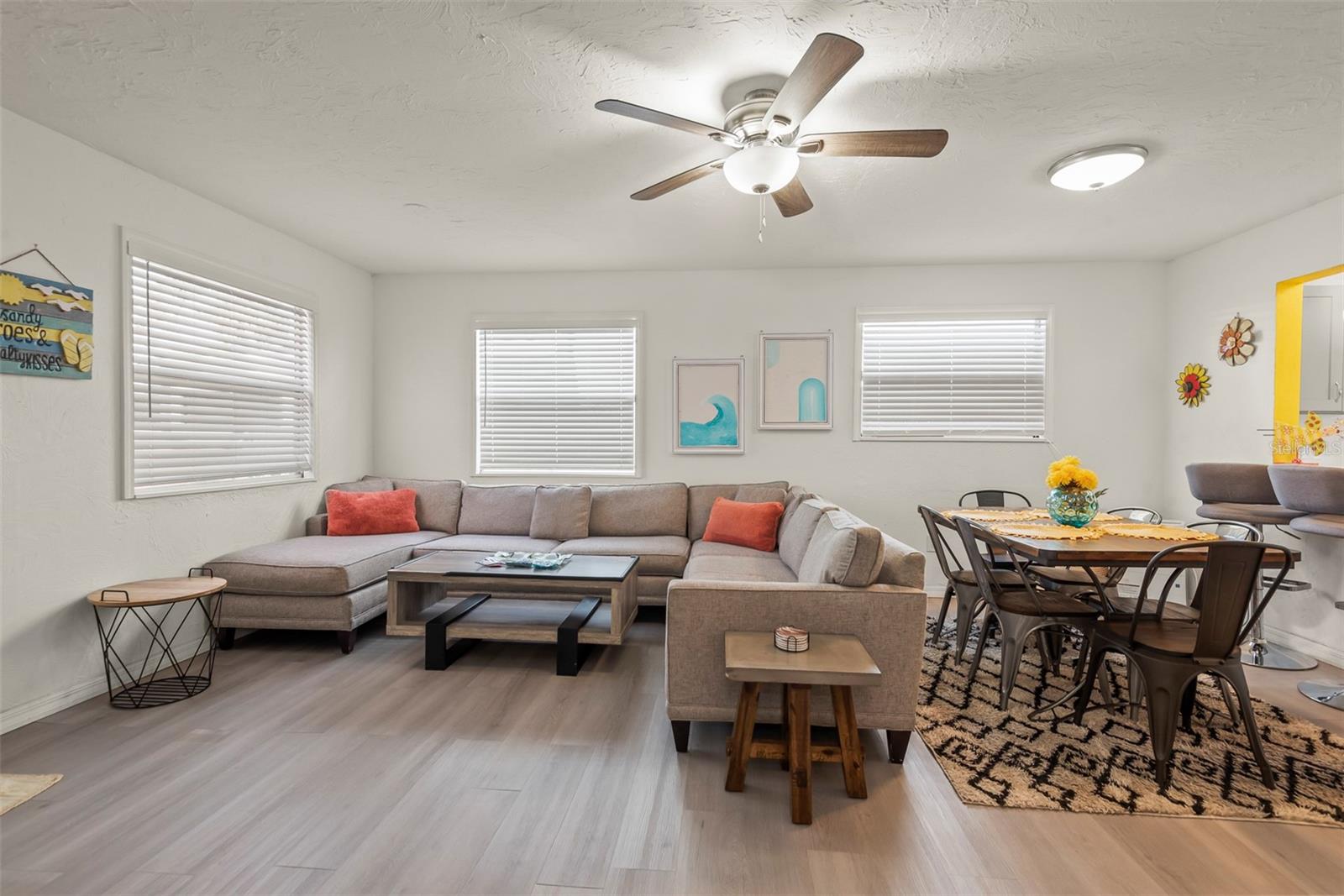 Image 4 of 47 For 5125 Isabelle Avenue