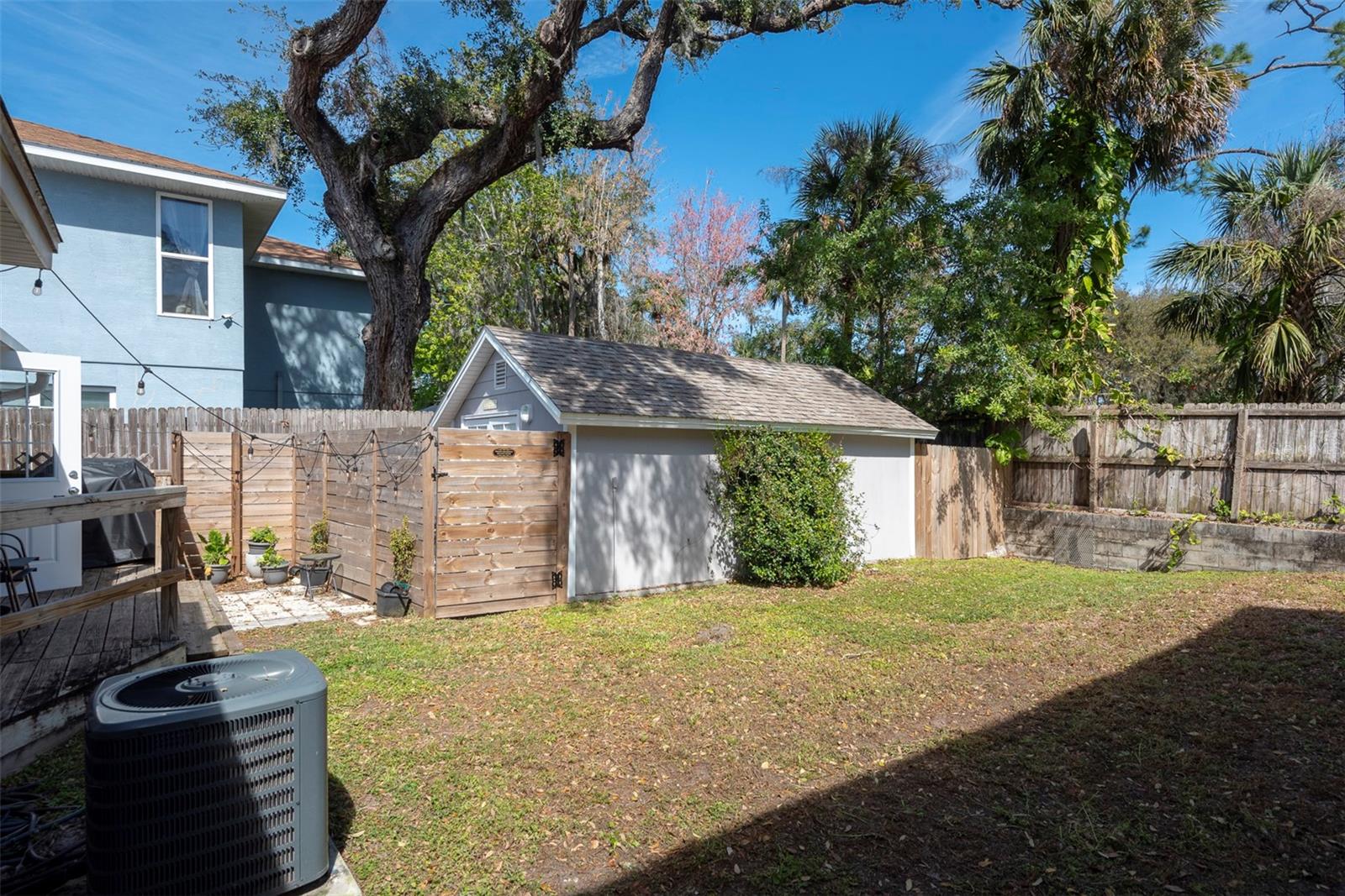Image 44 of 47 For 5125 Isabelle Avenue