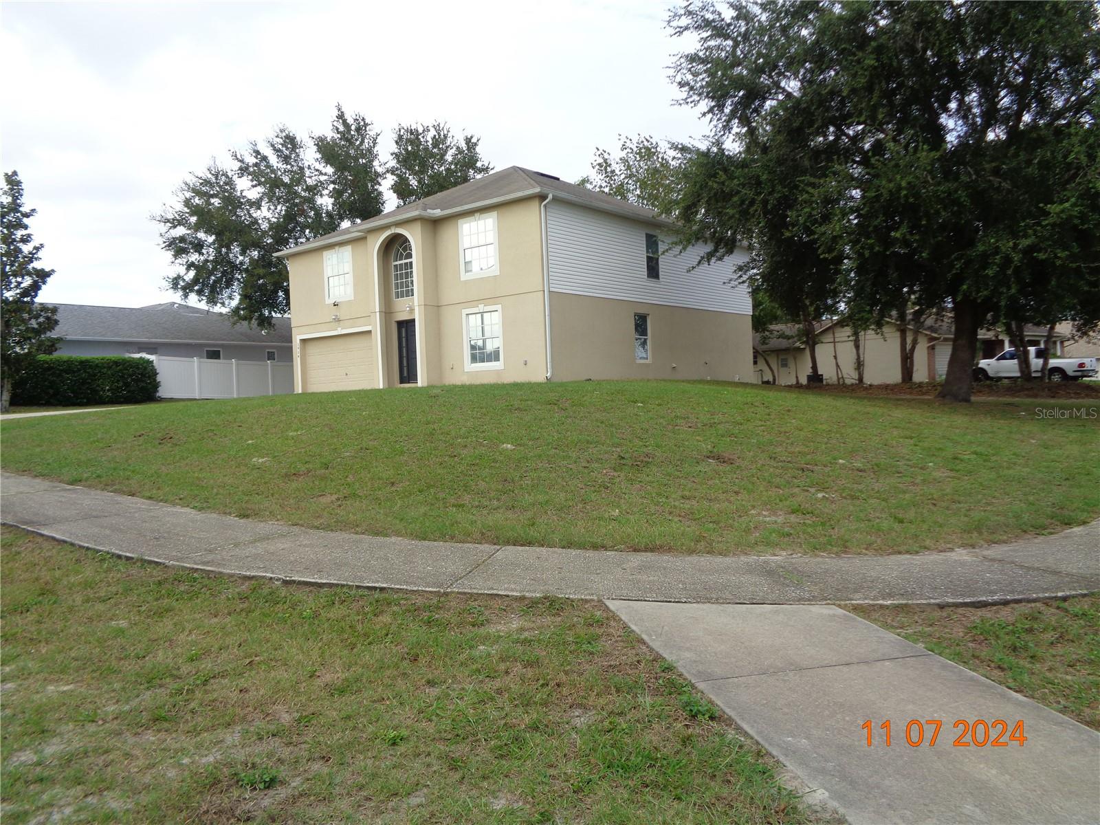 Image 3 of 40 For 1914 Lynn River Drive