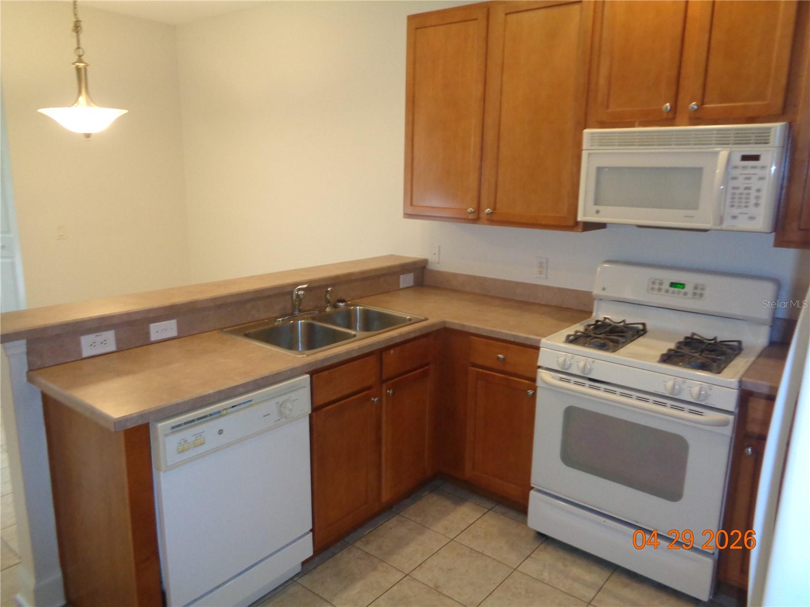 Image 11 of 30 For 210 Woodhouse Lane