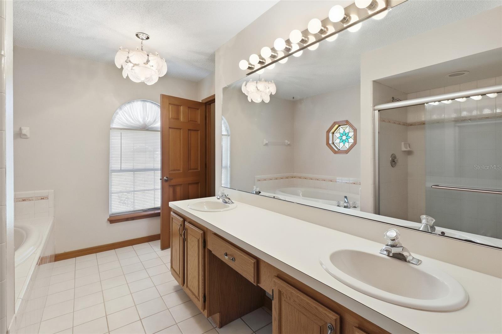 Image 12 of 45 For 417 Glen Abbey Lane