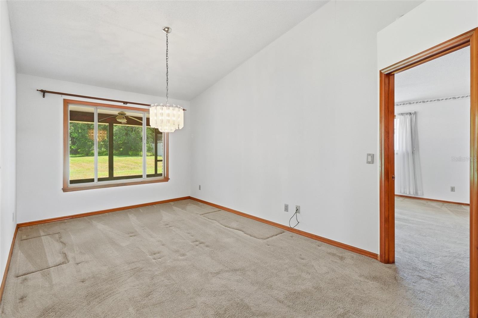 Image 15 of 45 For 417 Glen Abbey Lane