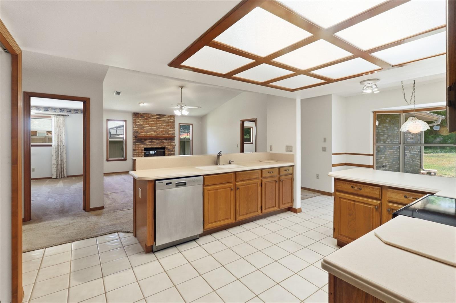 Image 4 of 45 For 417 Glen Abbey Lane