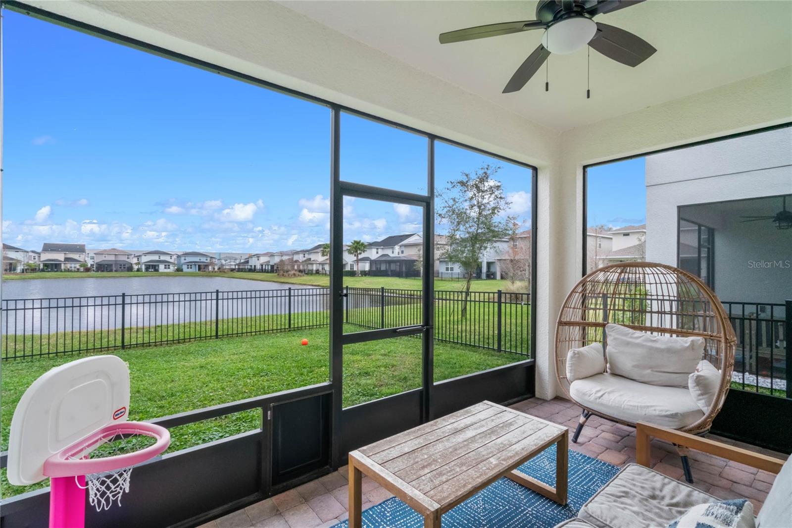 Image 16 of 21 For 3835 Corona Court