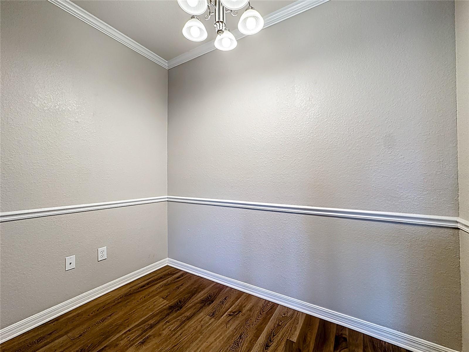 Image 10 of 61 For 3593 Conroy Road 433