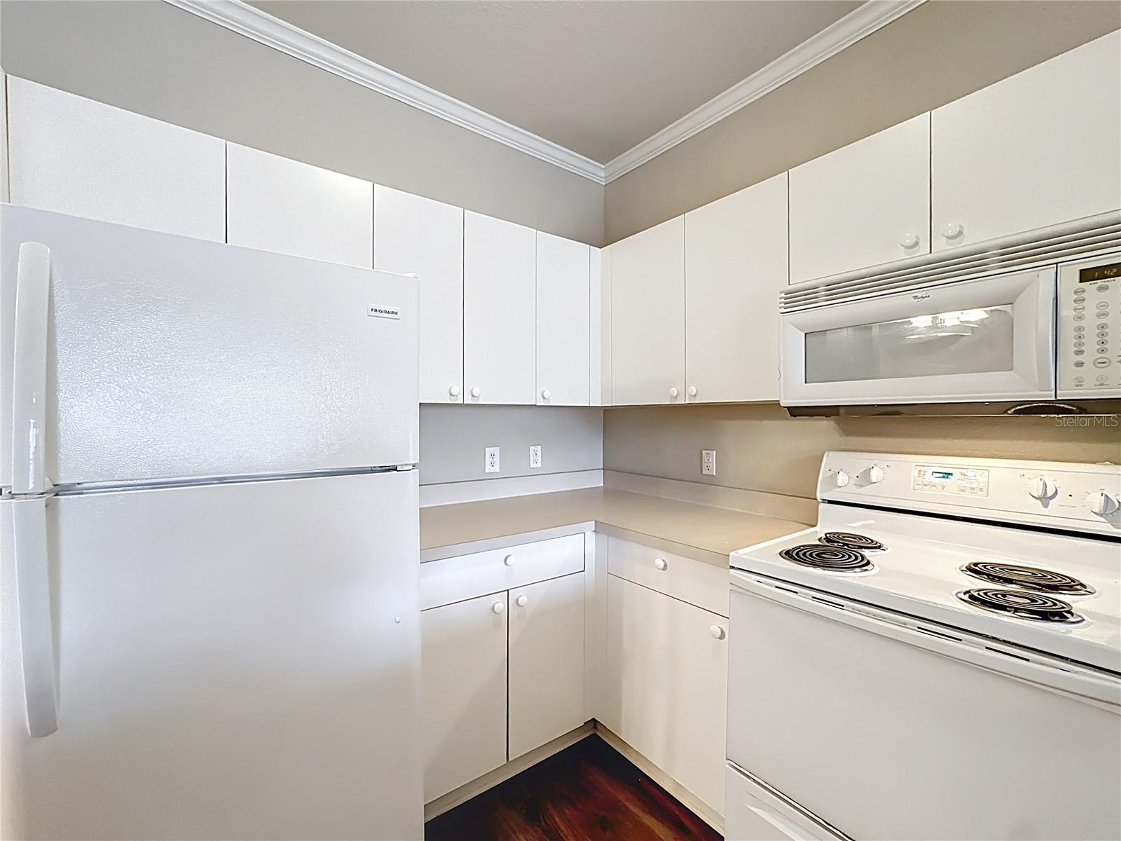 Image 16 of 61 For 3593 Conroy Road 433