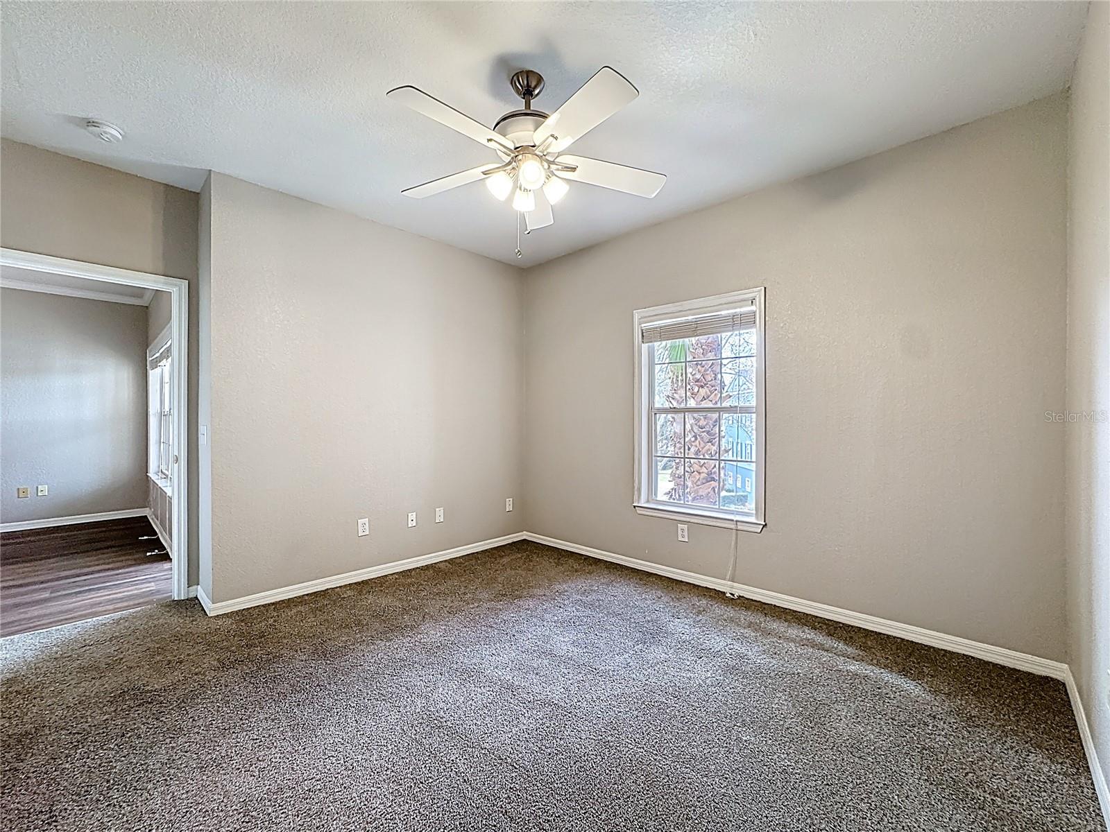 Image 20 of 61 For 3593 Conroy Road 433