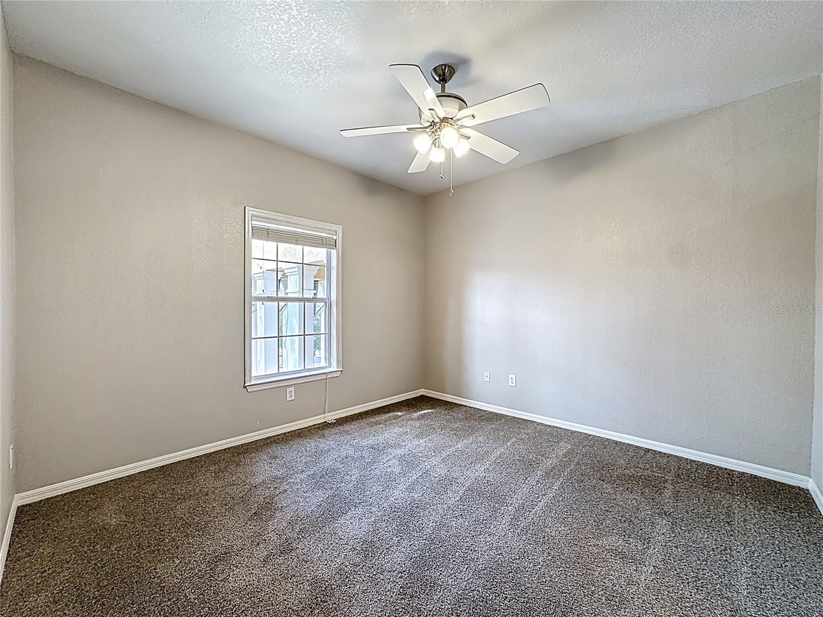 Image 21 of 61 For 3593 Conroy Road 433
